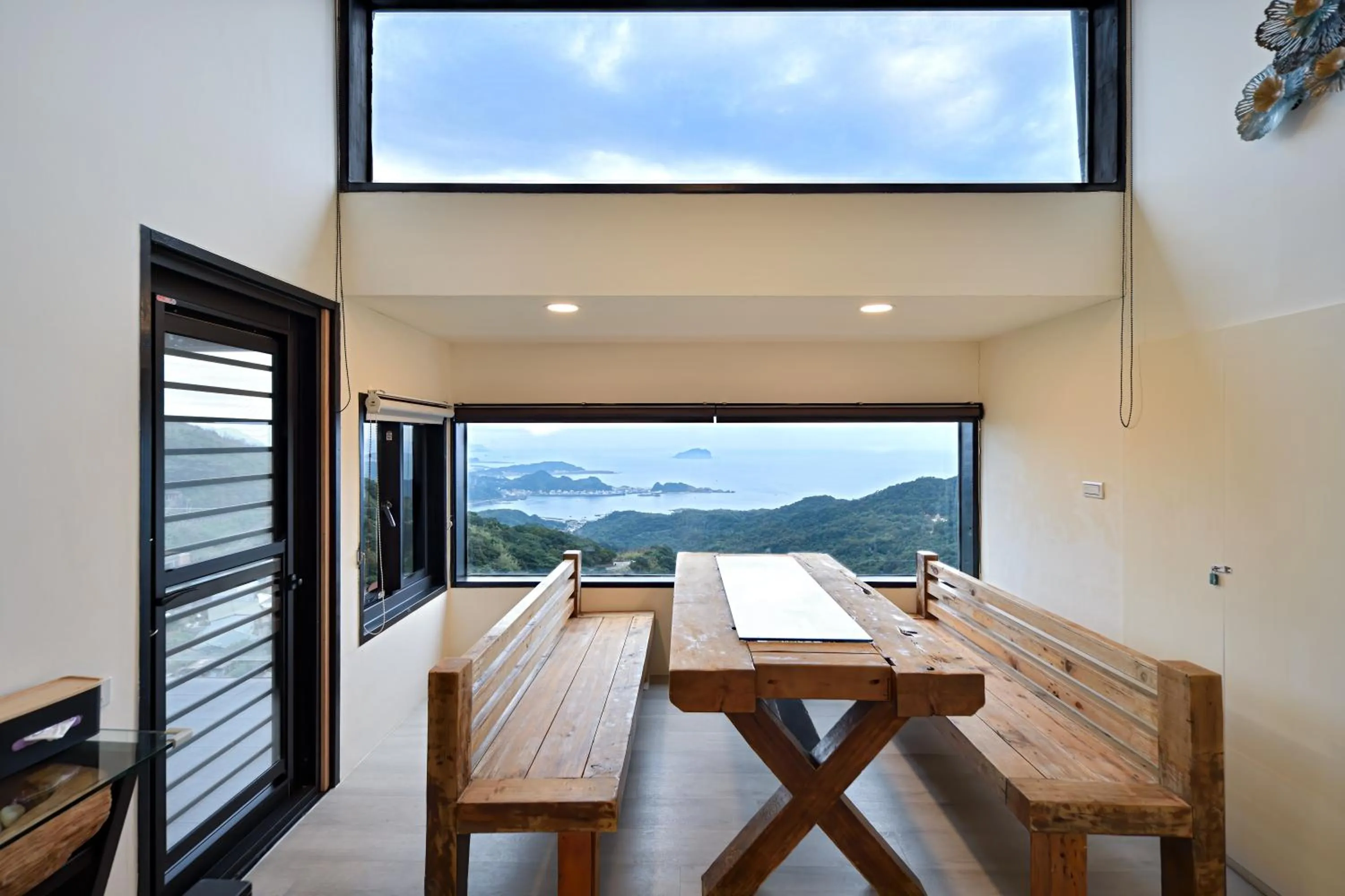 Natural landscape in Windsor's Sunlight Han-Guan