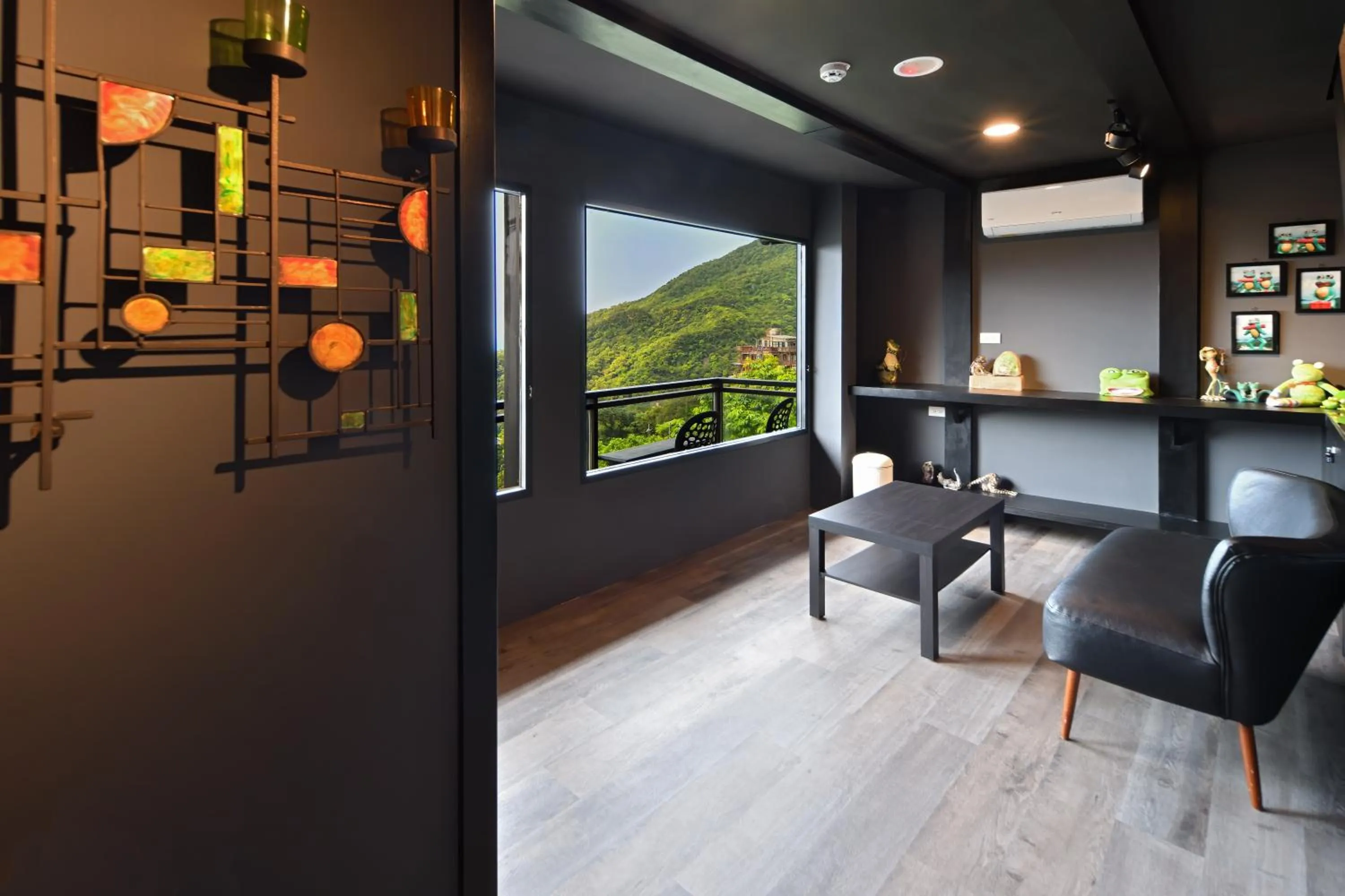 Natural landscape in Windsor's Sunlight Han-Guan