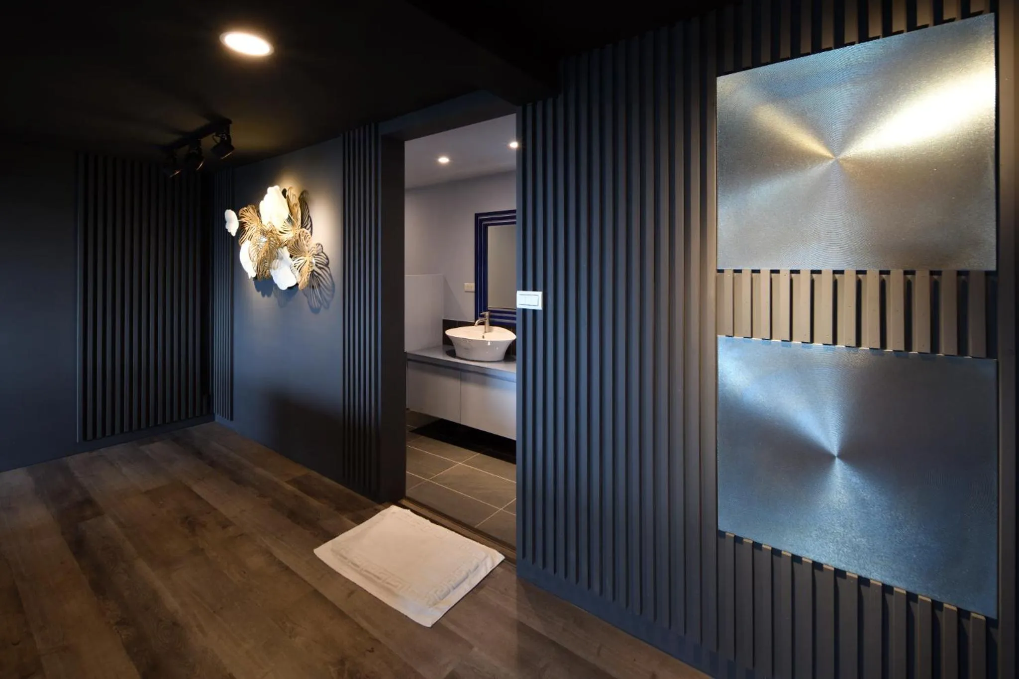 Bathroom in Windsor's Sunlight Han-Guan