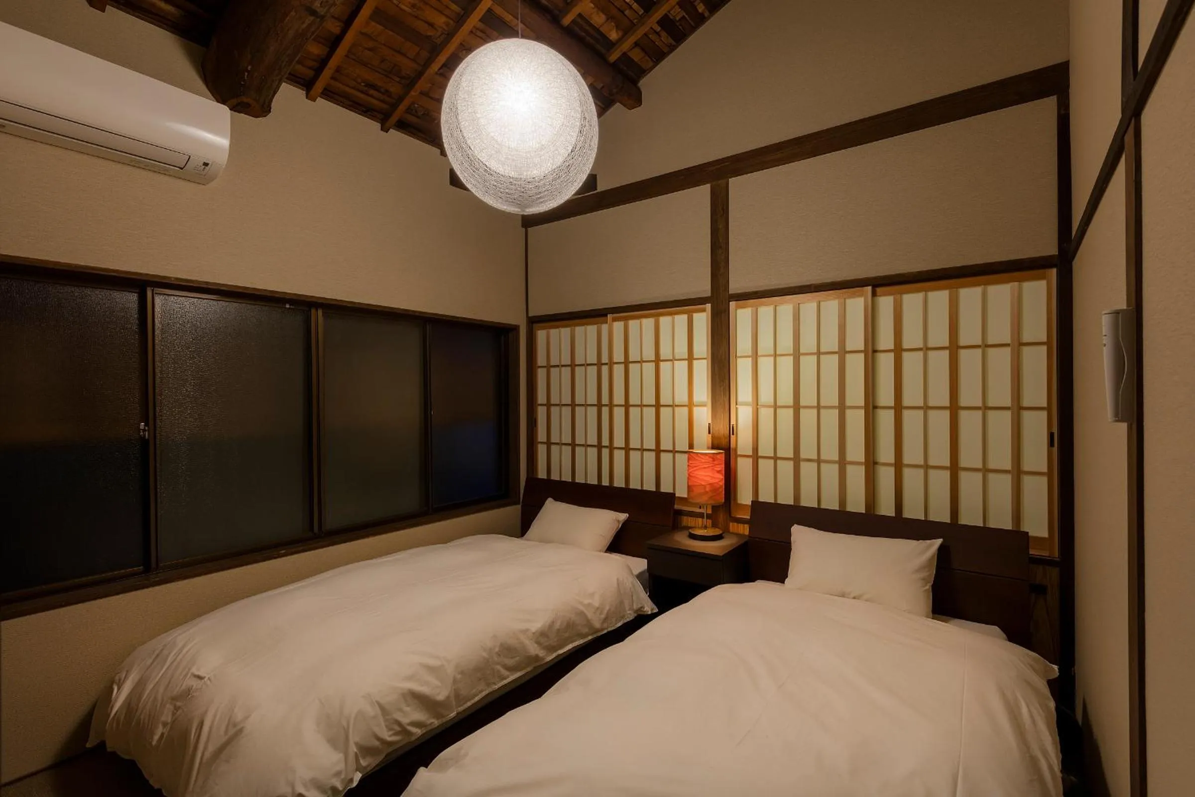 Bedroom, Bed in Natsume an Machiya House
