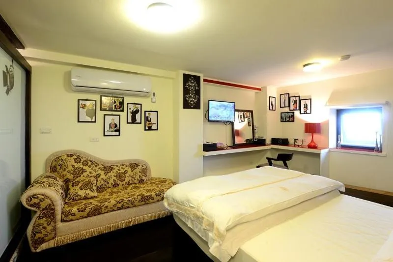 Bed in Windsor's Breeze