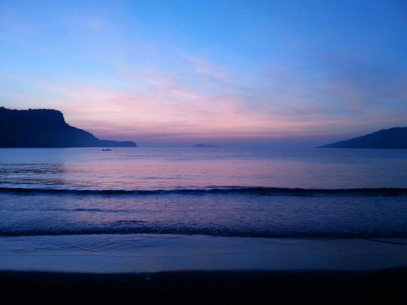 Beach in Calayo Beach Resort