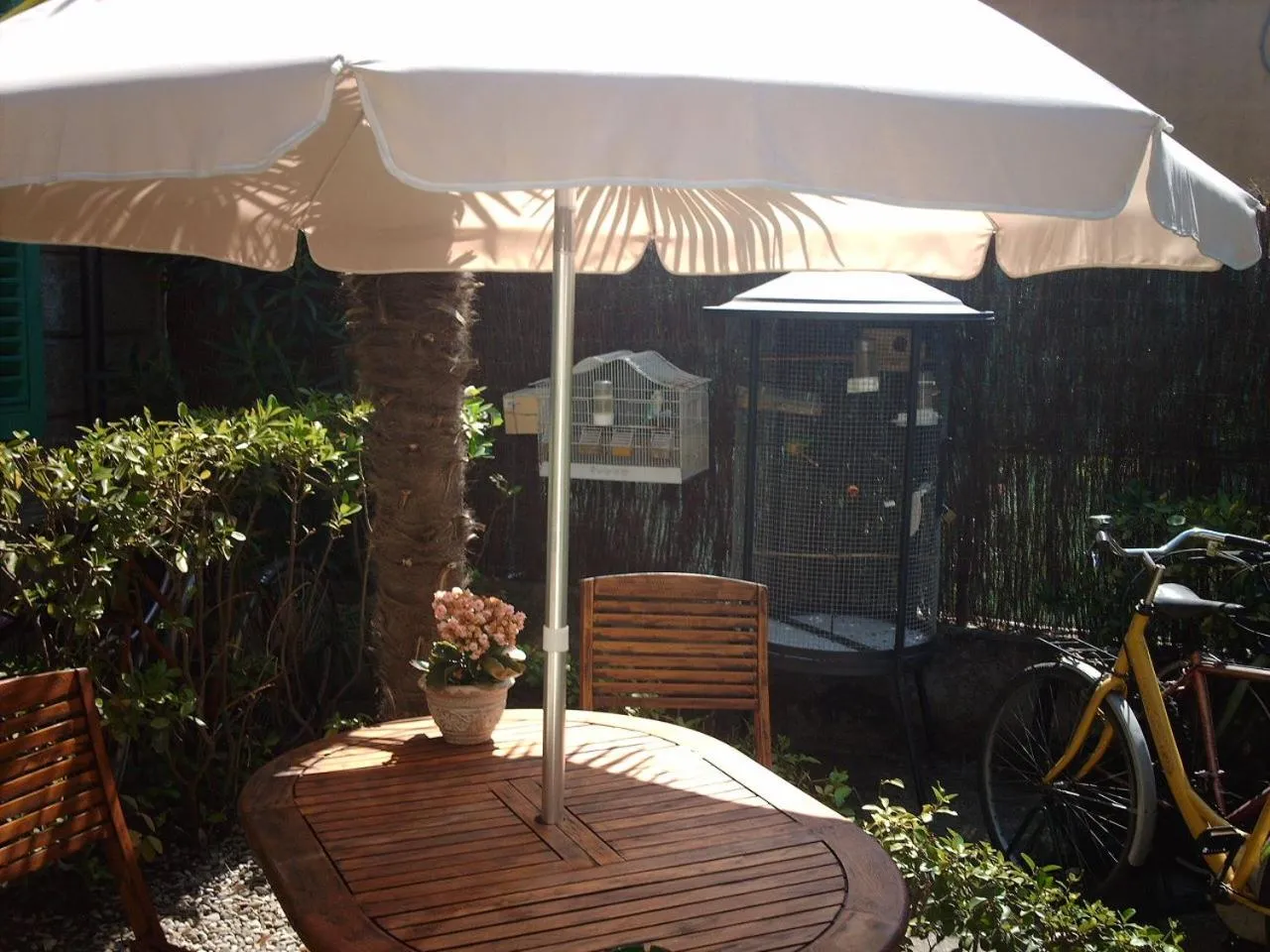 Garden in Le Villi FRIENDLY B&B