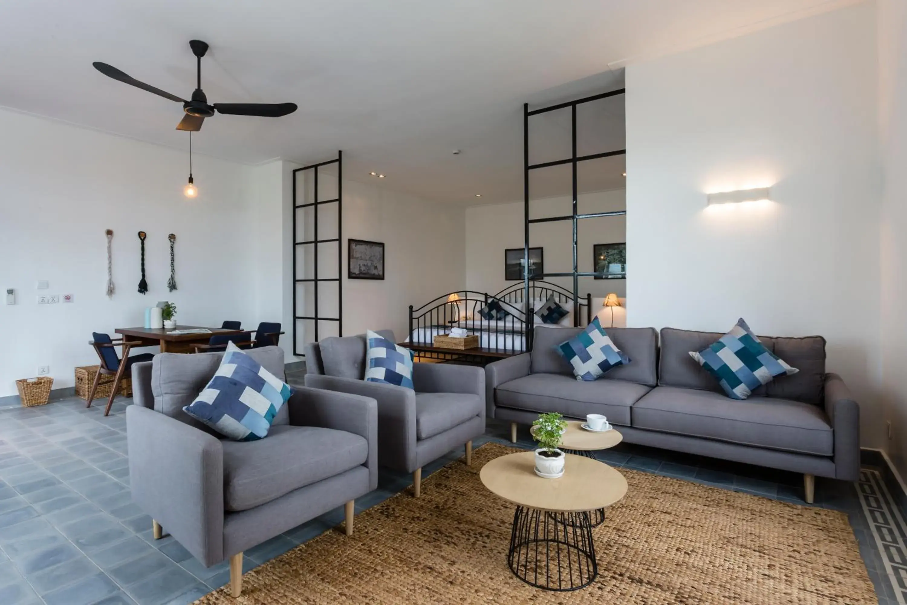 Deluxe Suite in Boutique Kampot Hotel Deluxe Suite in Boutique Kampot Hotel