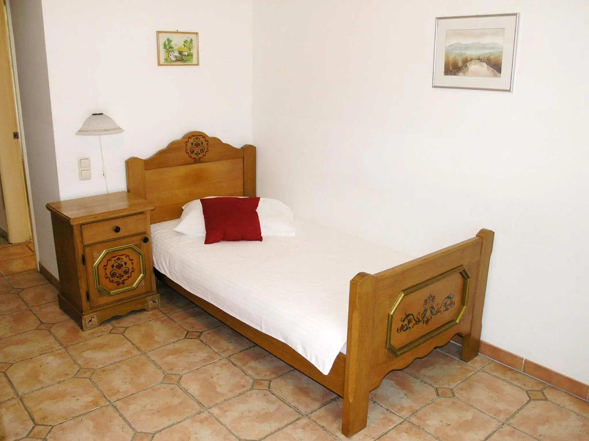 Single Room with Private Bathroom in Hotel Kralj Tomislav Single Room with Private Bathroom in Hotel Kralj Tomislav