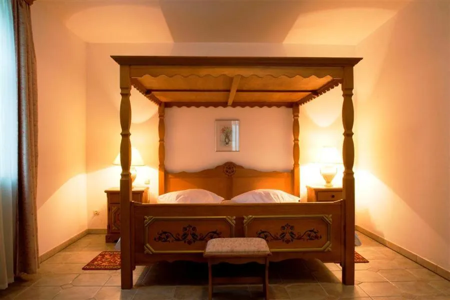 Bed in Hotel Kralj Tomislav