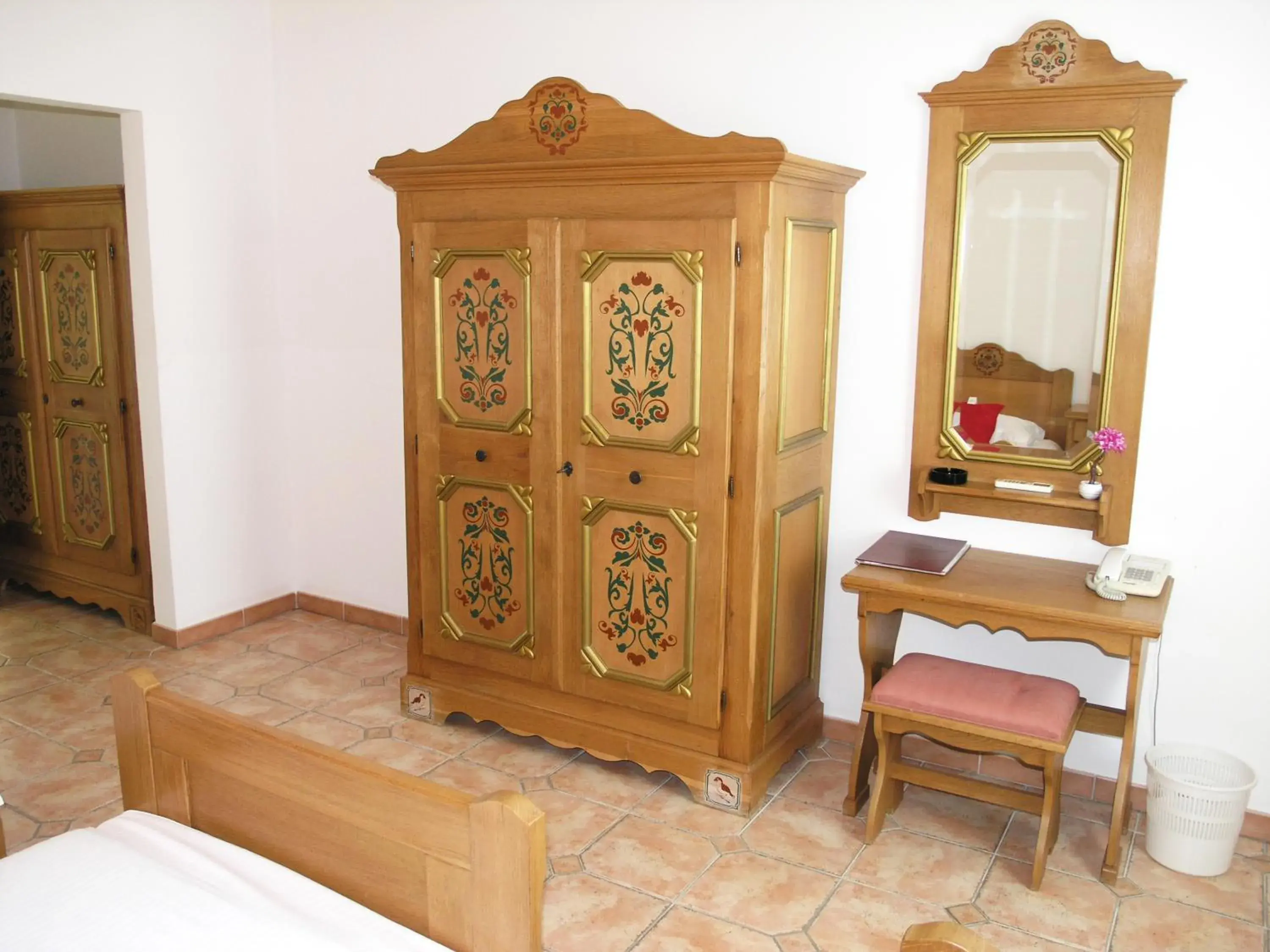 Economy Twin Room - single occupancy in Hotel Kralj Tomislav Economy Twin Room - single occupancy in Hotel Kralj Tomislav