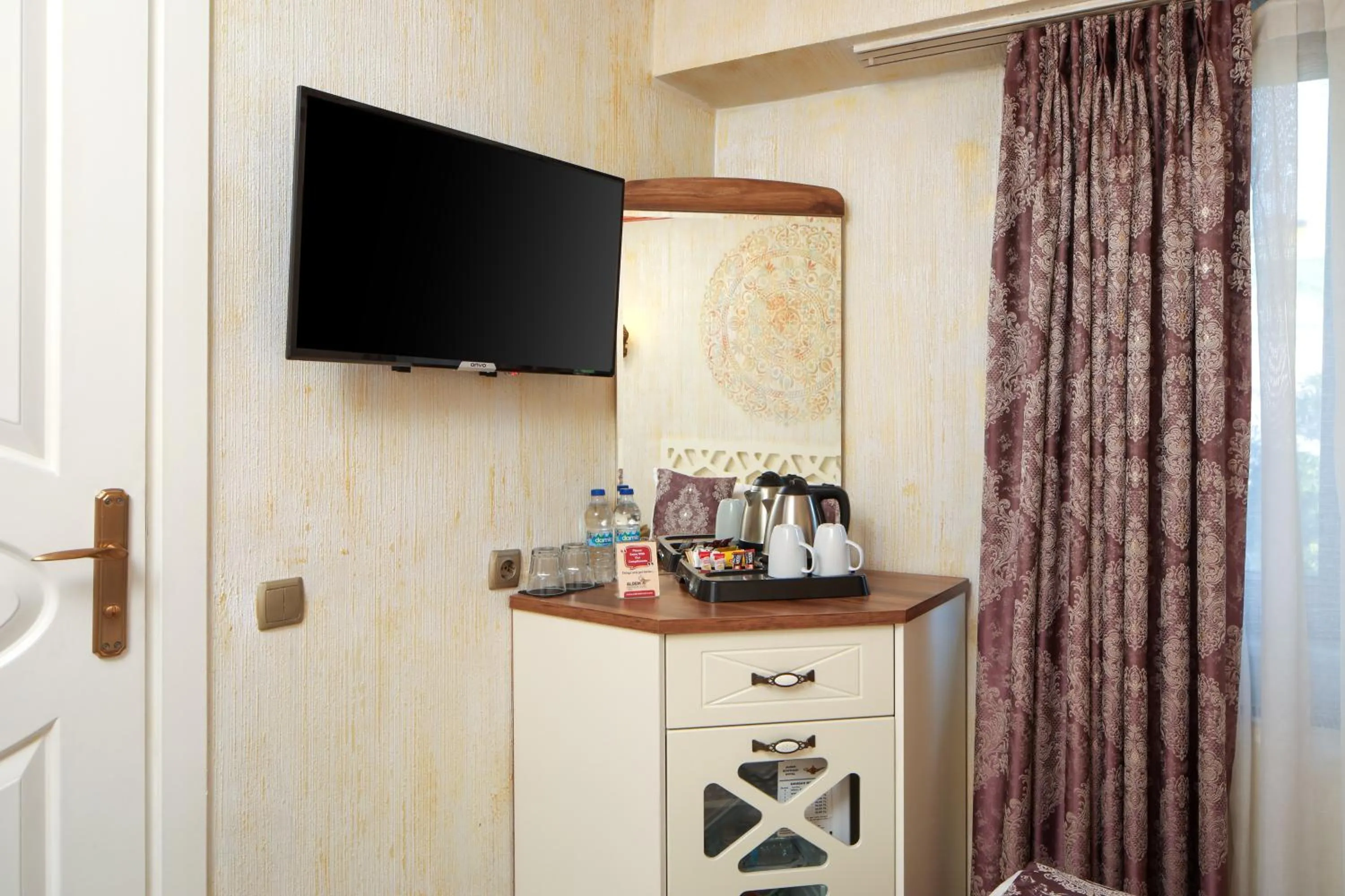 Coffee/tea facilities in Aldem Hotel