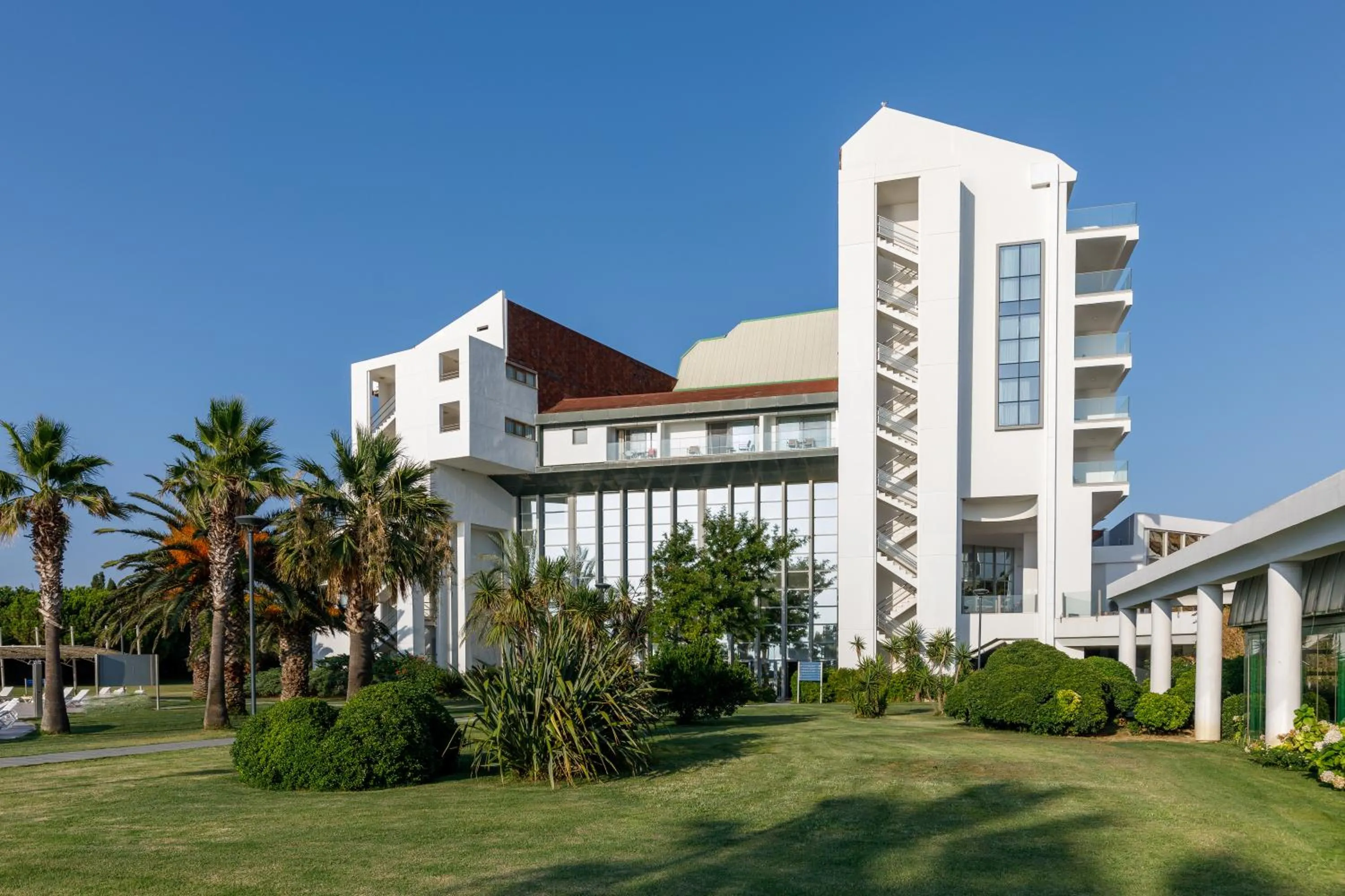 Garden in Grand Hotel Ontur Cesme