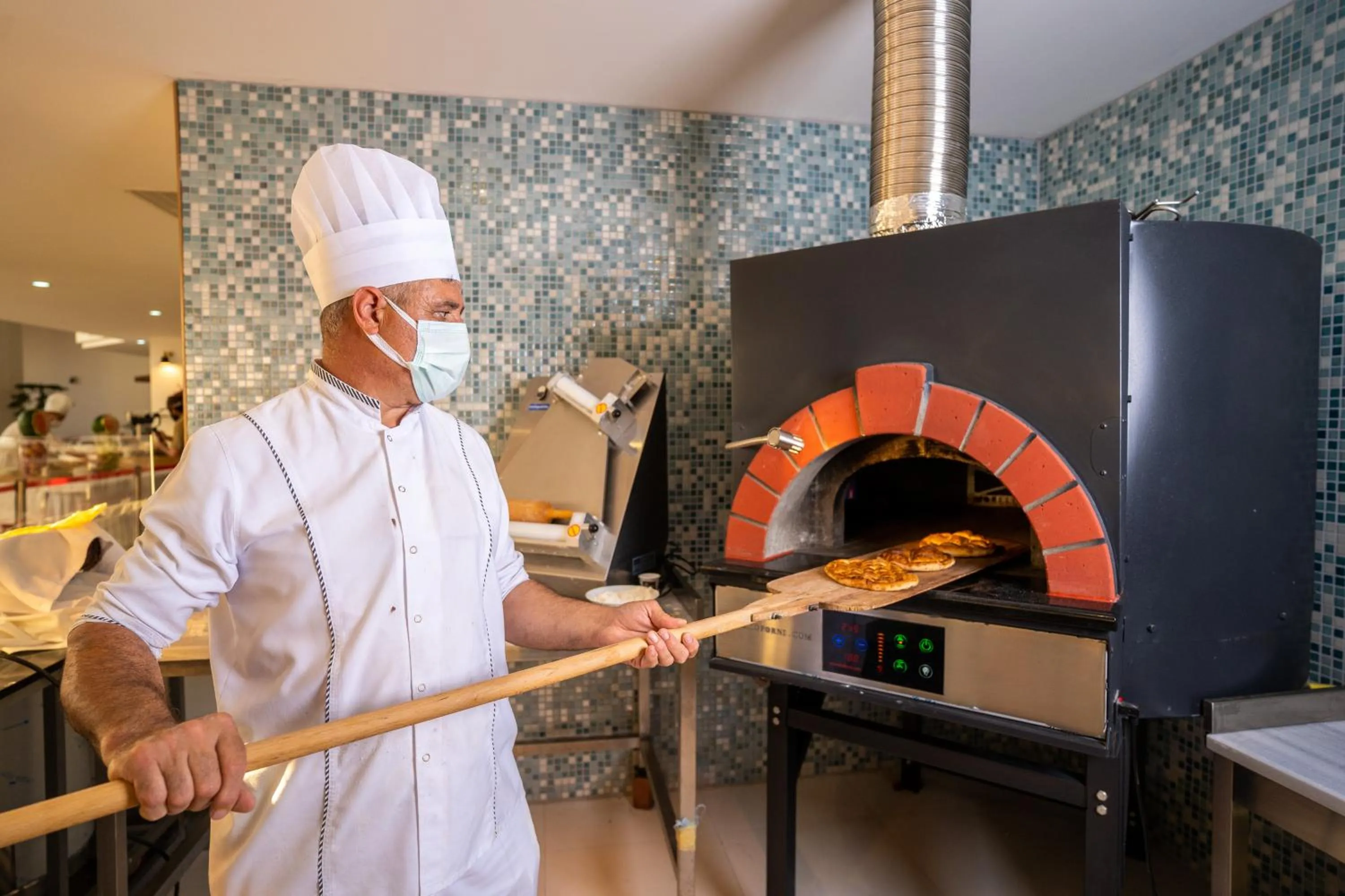 Restaurant/places to eat in Grand Hotel Ontur Cesme