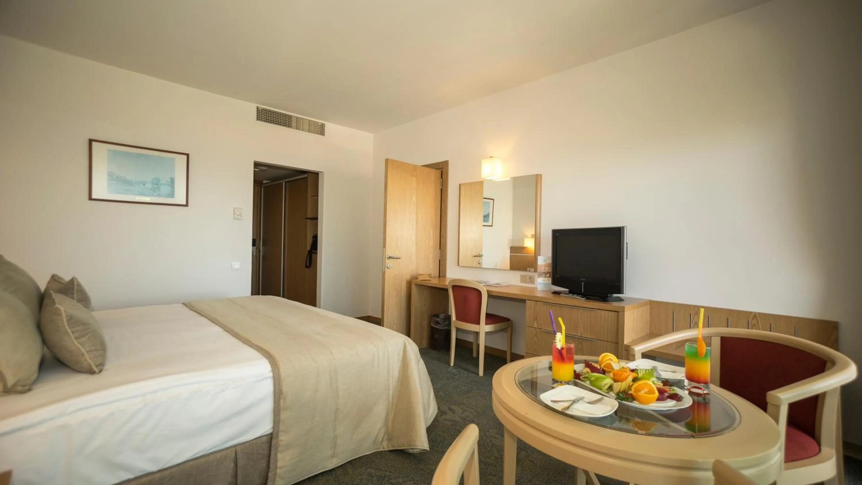 Photo of the whole room, Bed in Grand Hotel Ontur Cesme