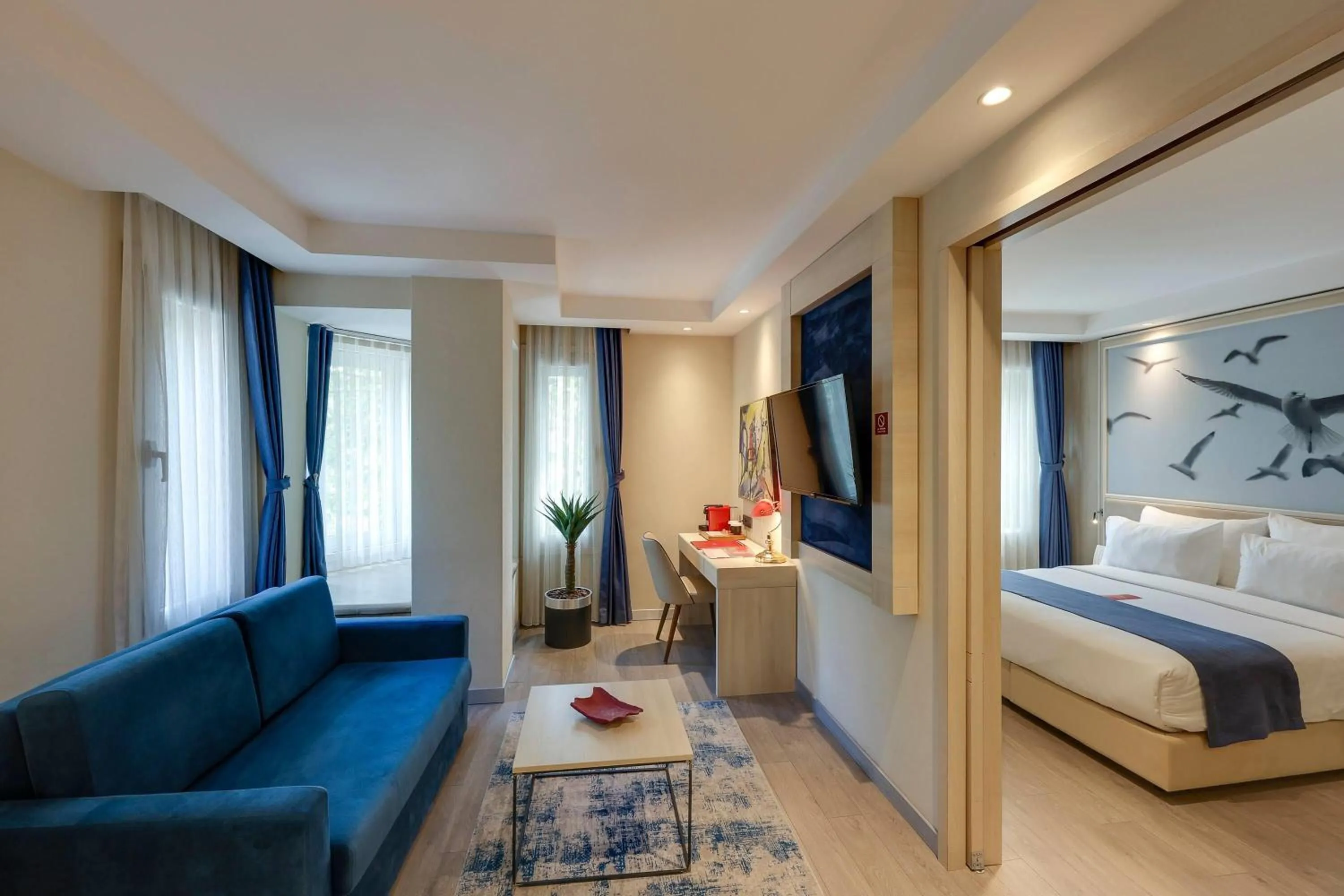 Photo of the whole room, Bed in Ramada by Wyndham Istanbul Old City
