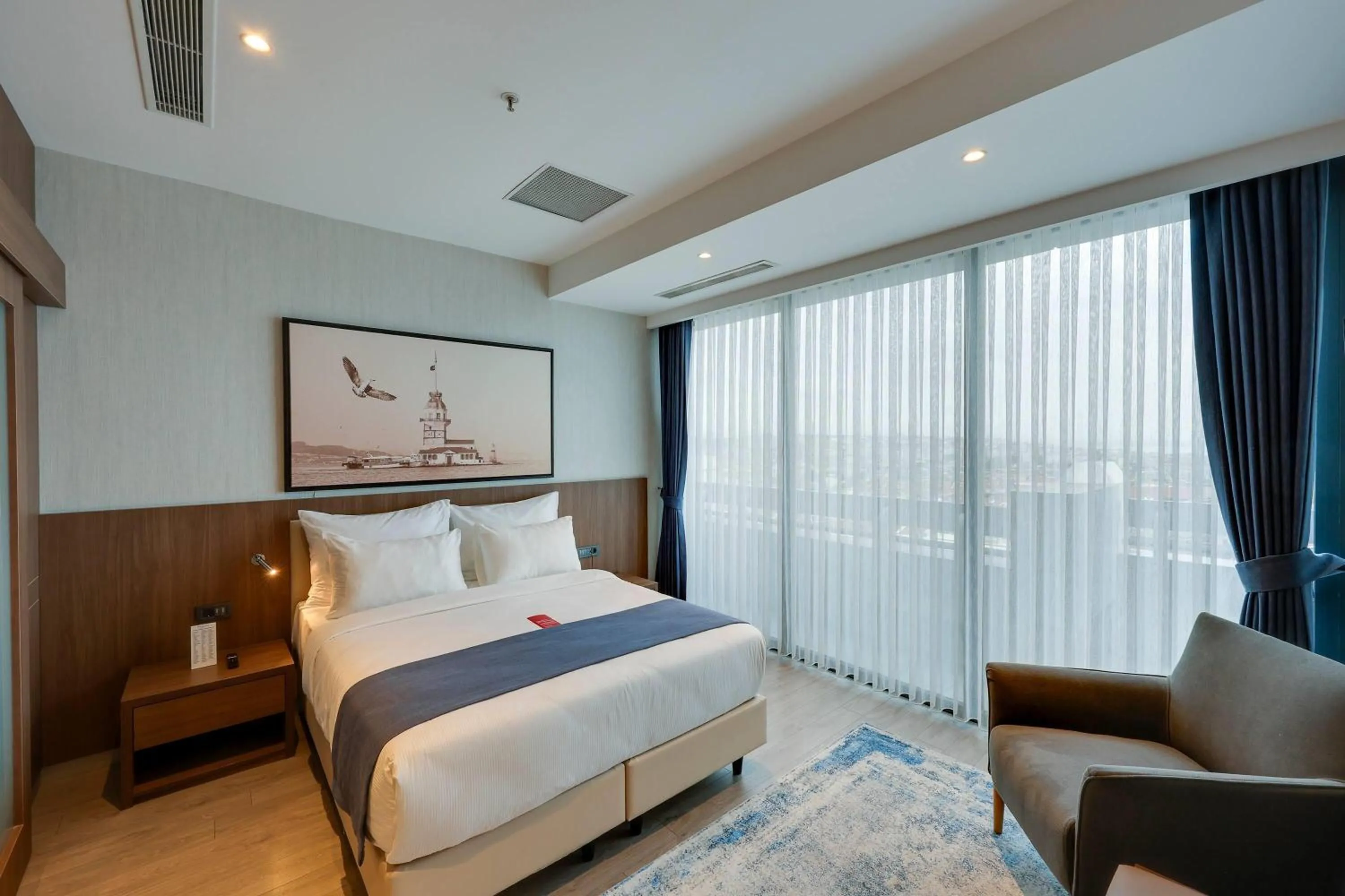 Photo of the whole room, Bed in Ramada by Wyndham Istanbul Old City