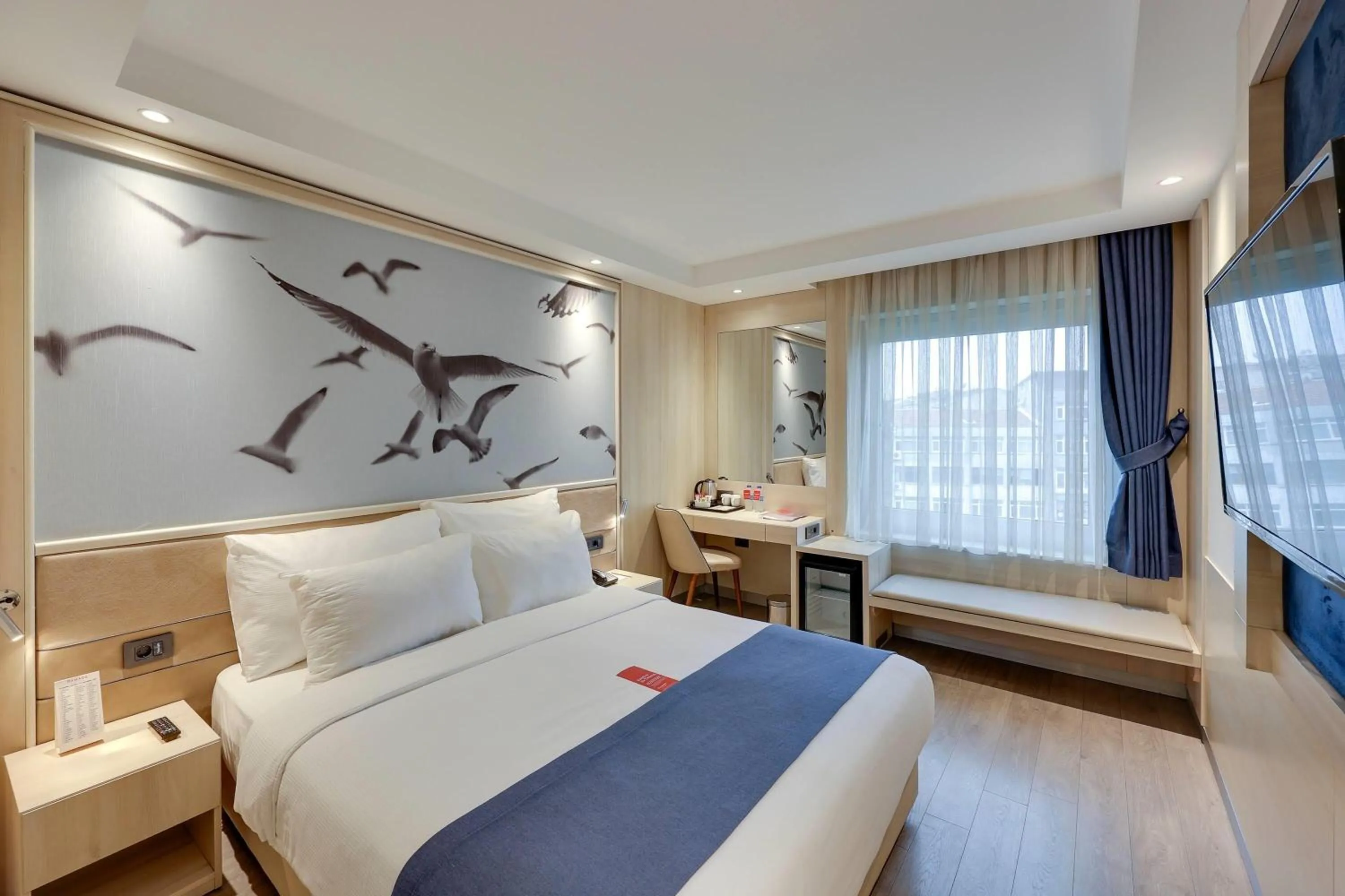Photo of the whole room, Bed in Ramada by Wyndham Istanbul Old City