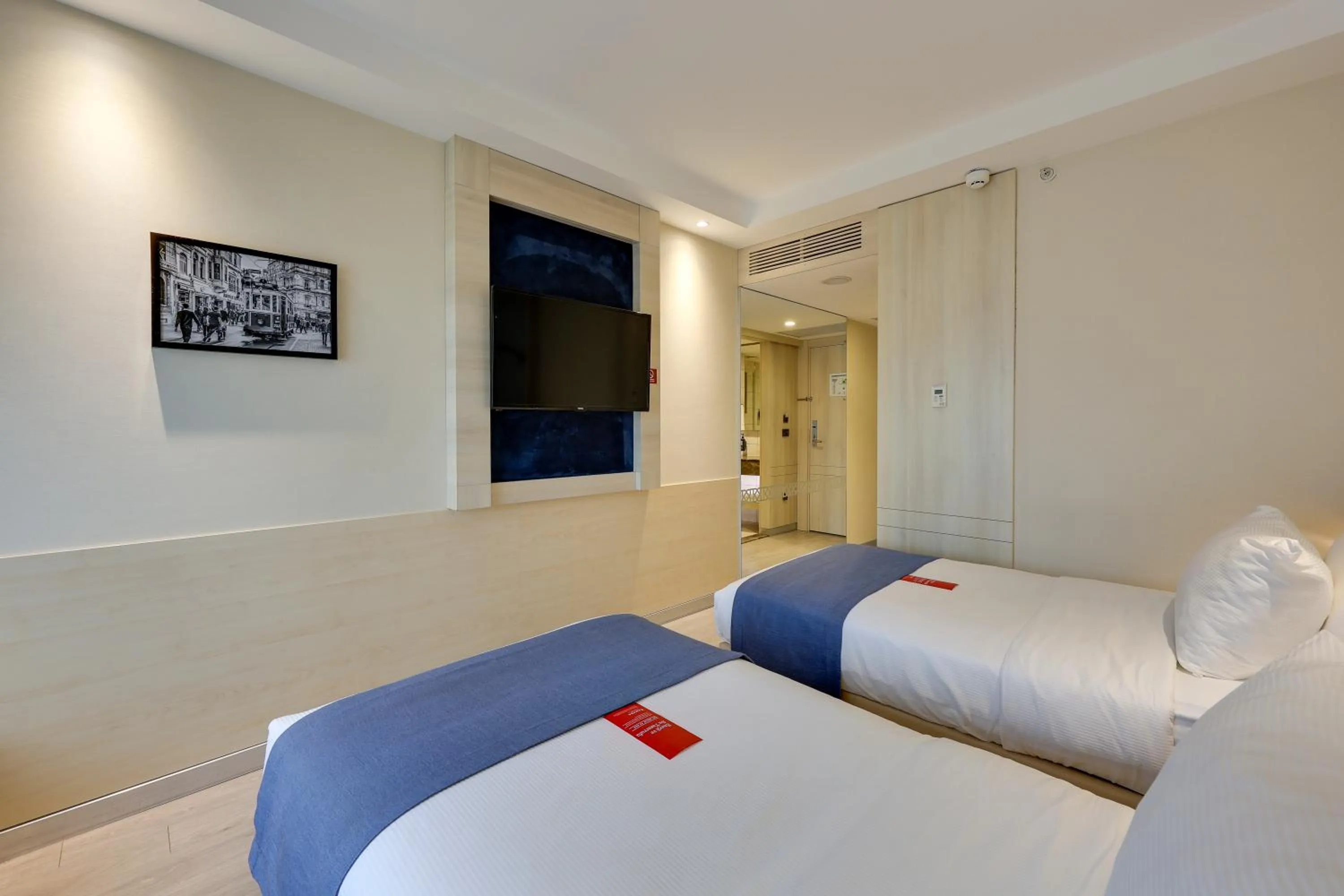 Bedroom, Bed in Ramada by Wyndham Istanbul Old City
