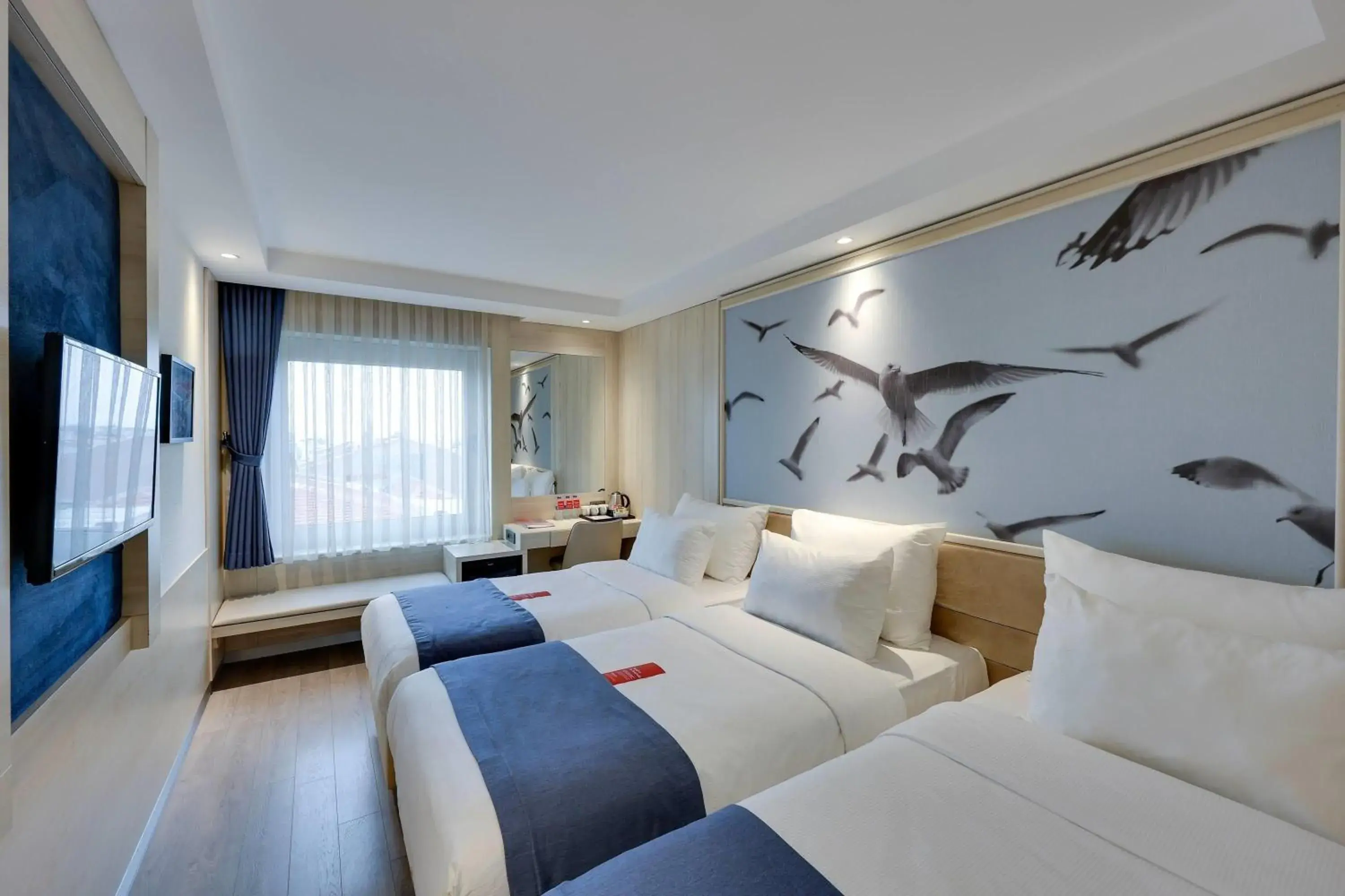 Standard Triple Room in Ramada by Wyndham Istanbul Old City Standard Triple Room in Ramada by Wyndham Istanbul Old City