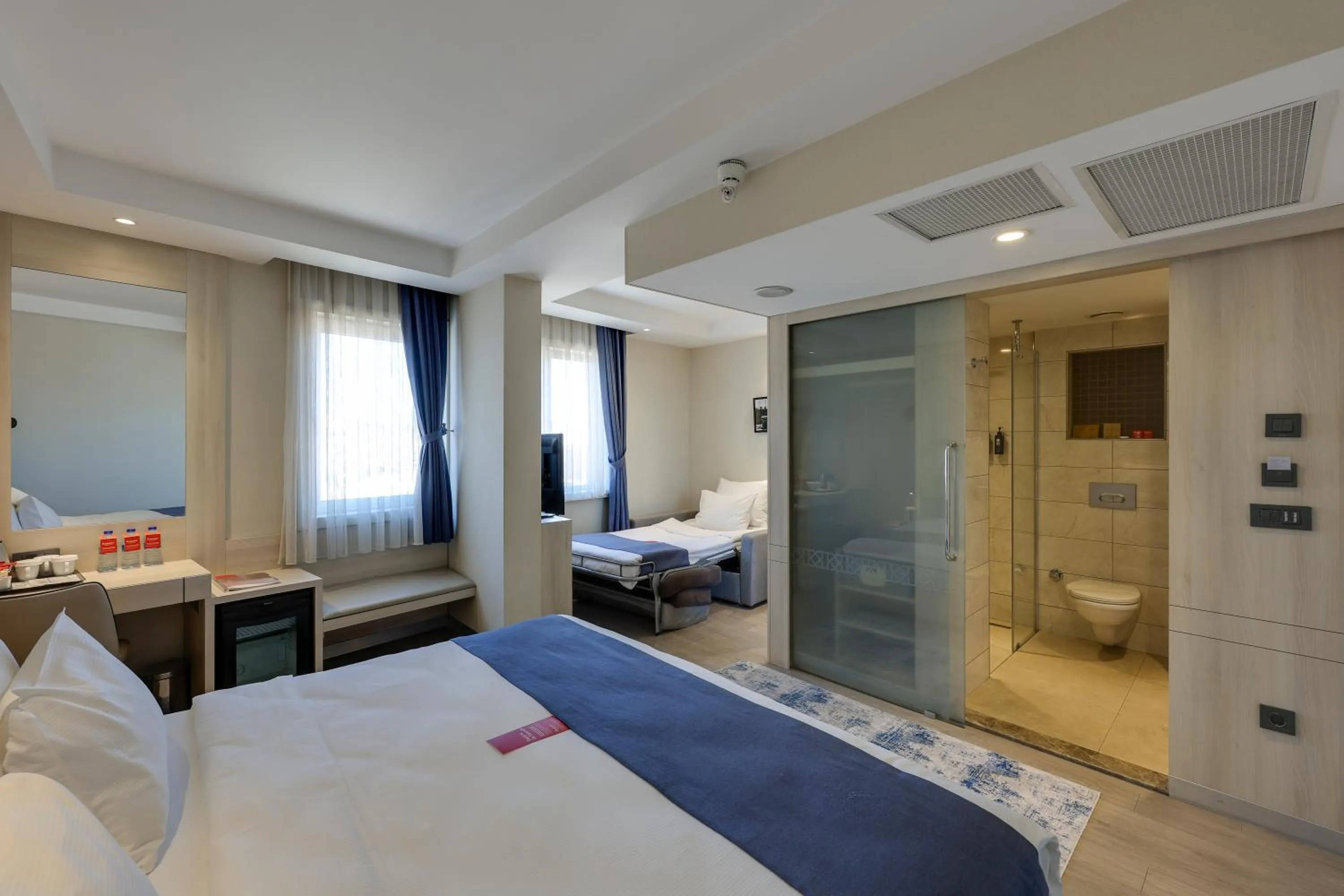 Bedroom, Bed in Ramada by Wyndham Istanbul Old City