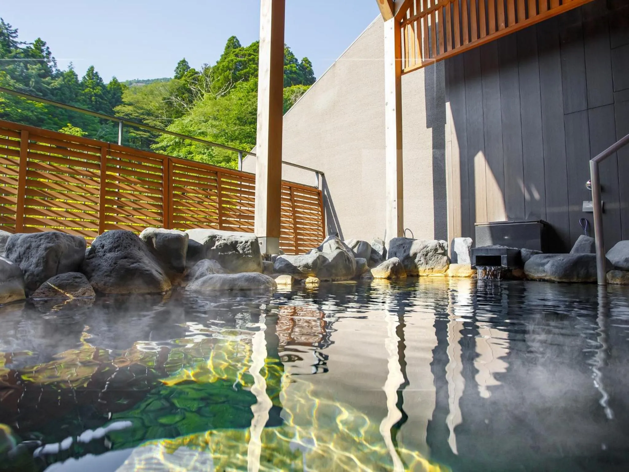 Decorative detail in Hakone Kowakien Tenyu