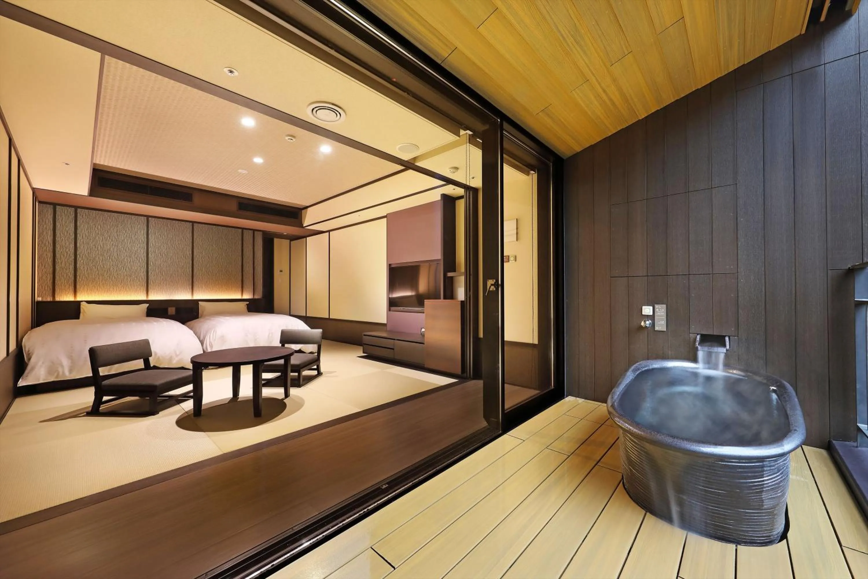 Photo of the whole room, Bed in Hakone Kowakien Tenyu