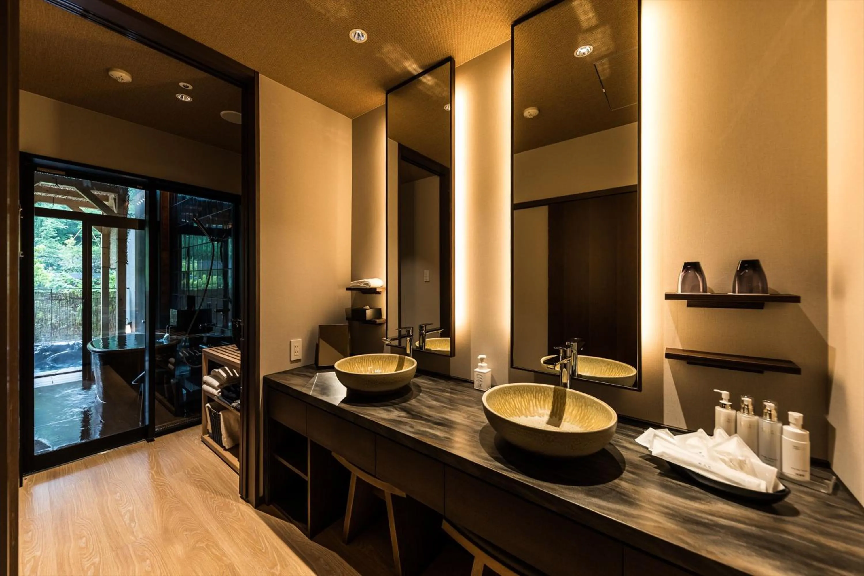 Hot Spring Bath in Hakone Kowakien Tenyu