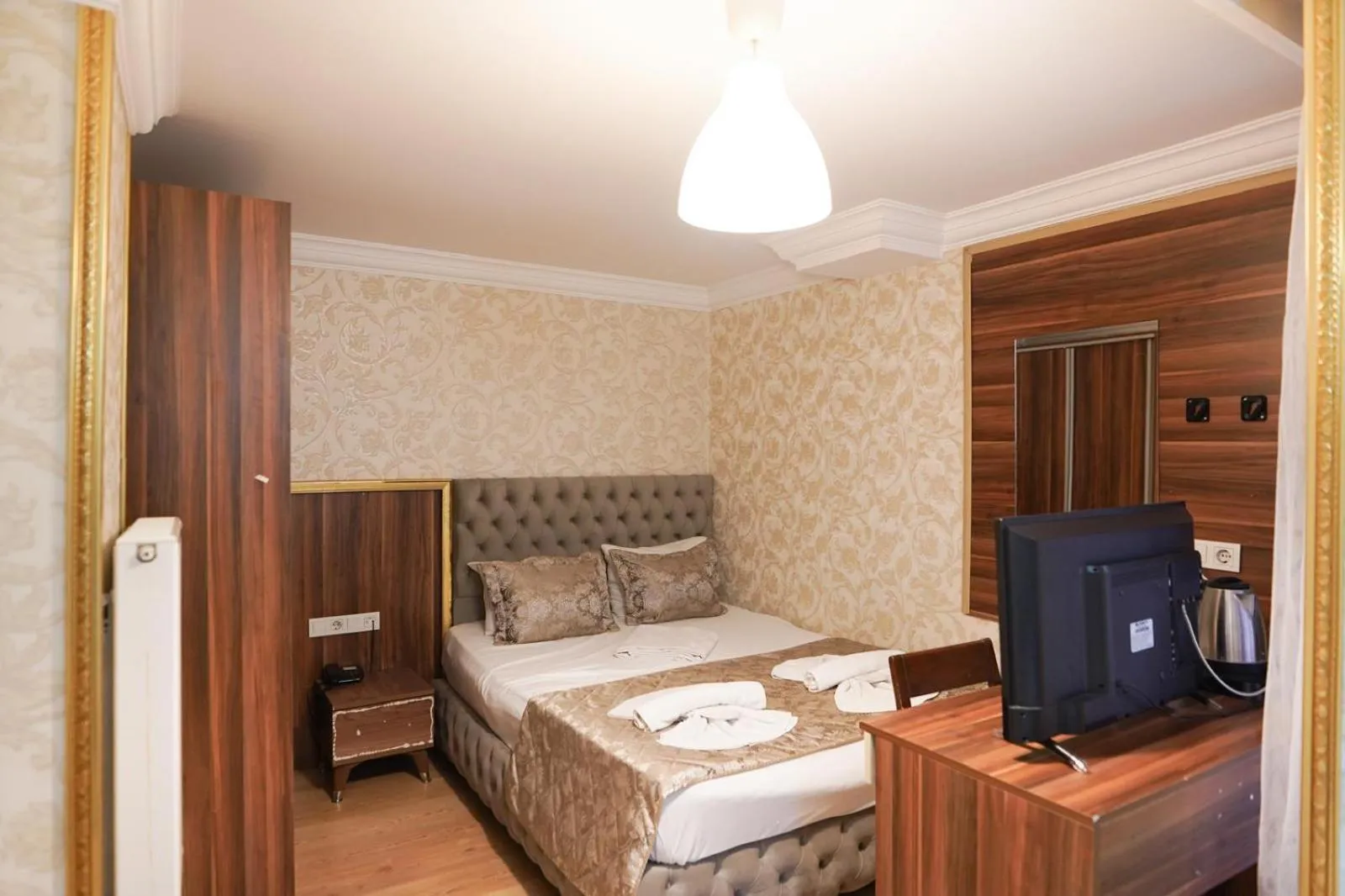 Bed in Angels Garden Hotel - Special Catagory