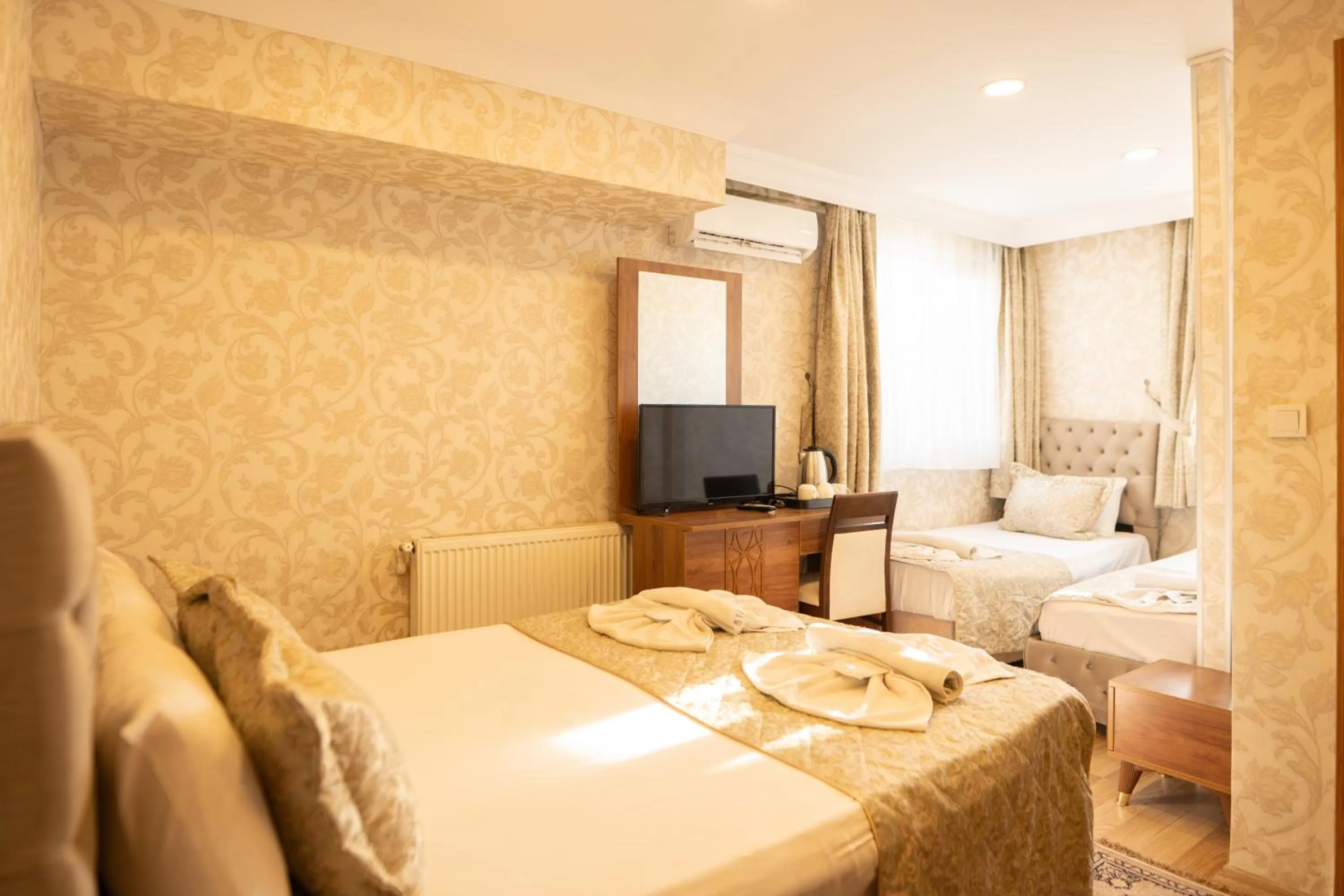 Bed in Angels Garden Hotel - Special Catagory