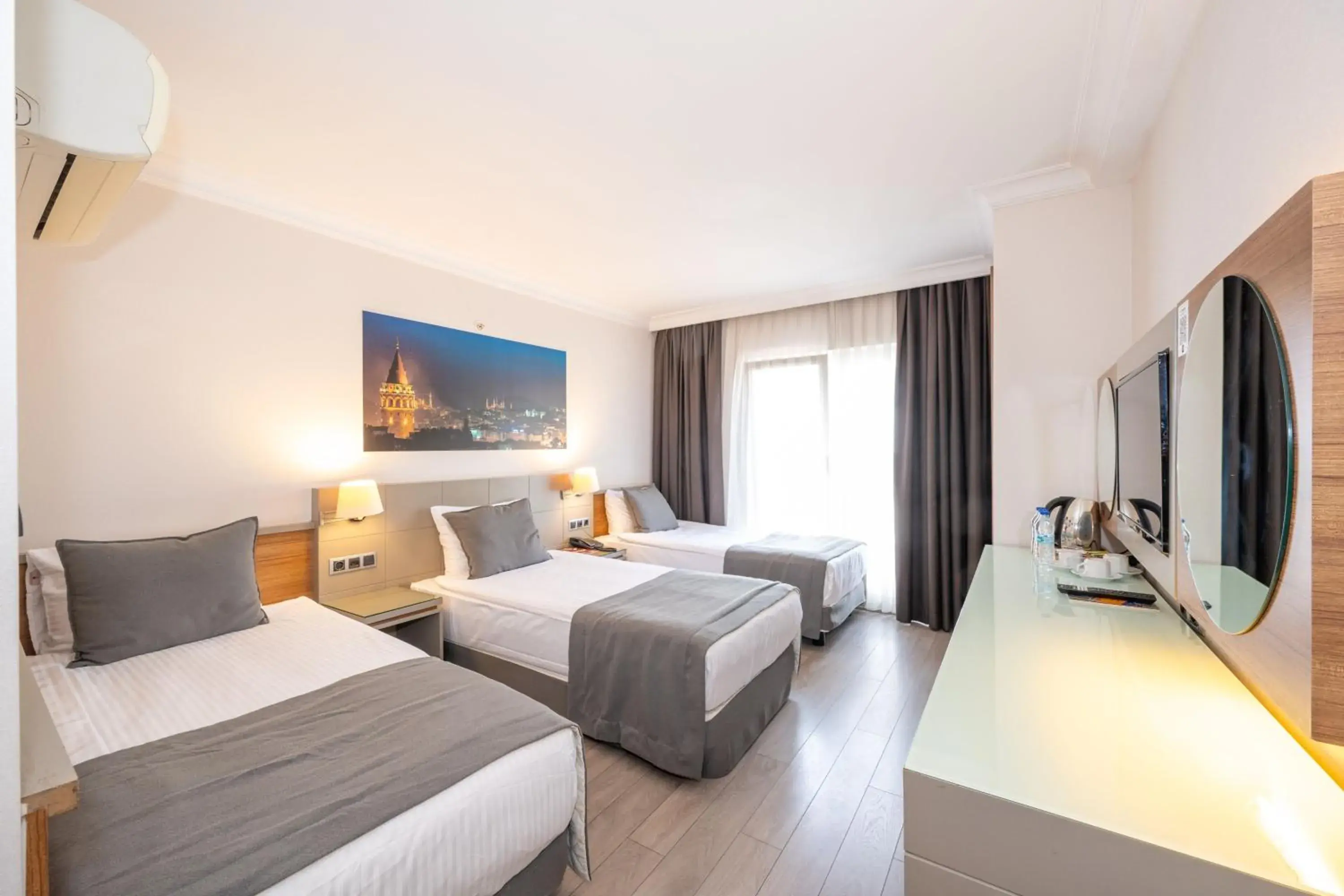Triple Room in Klas Hotel Istanbul Old City Triple Room in Klas Hotel Istanbul Old City