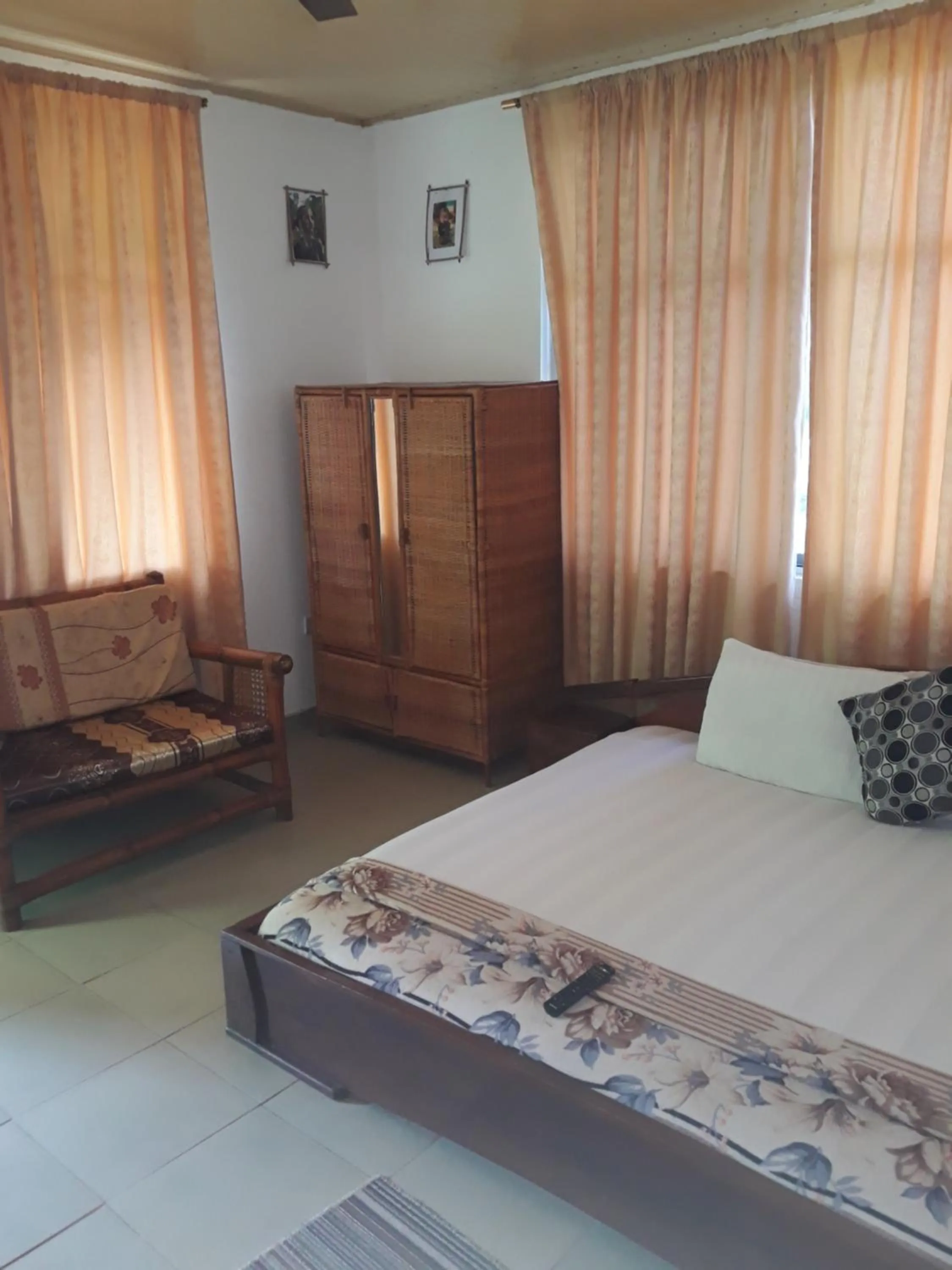 Bed in Abuesi Beach Resort