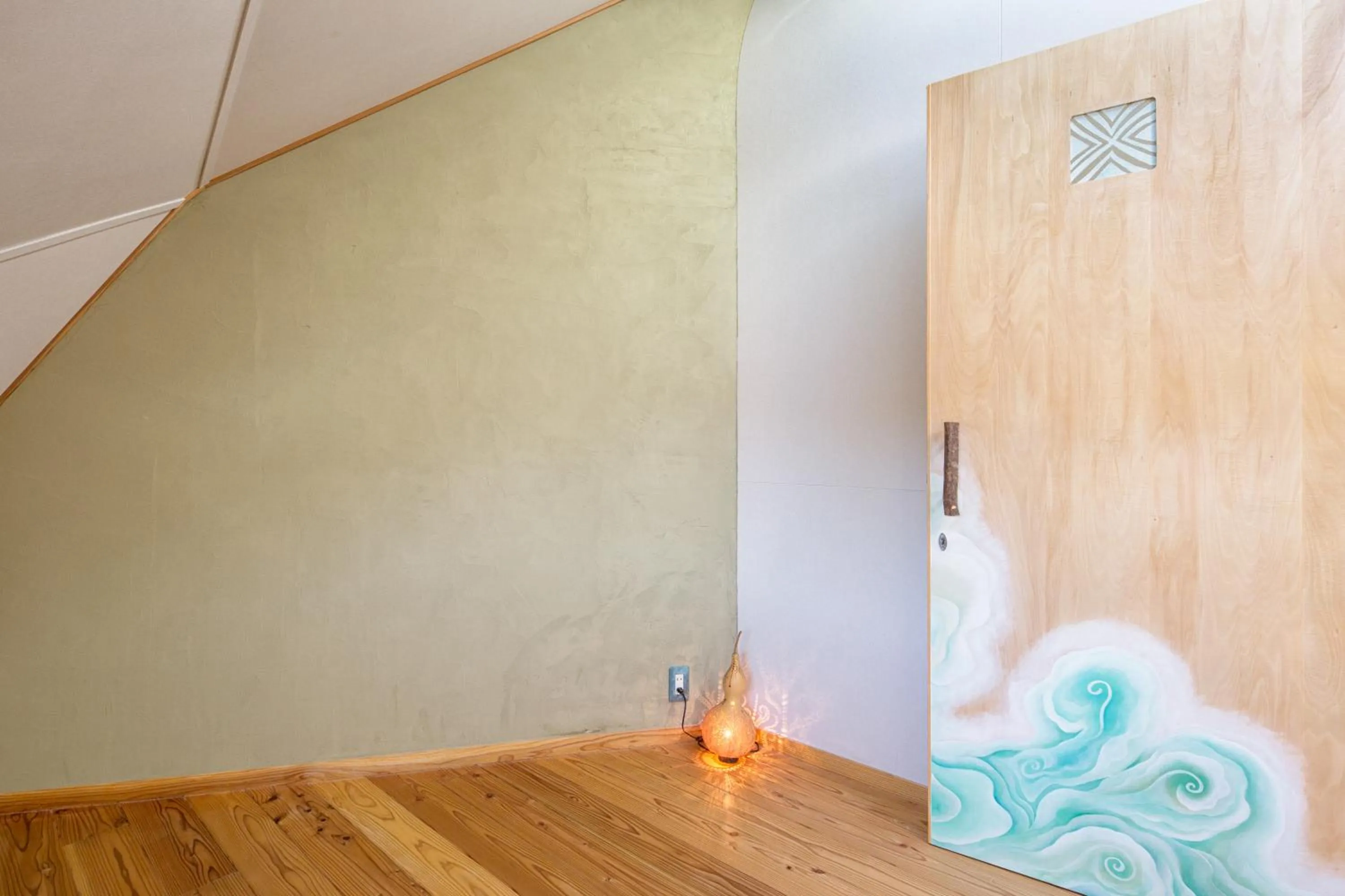 Photo of the whole room in Twin Dome Ryugu