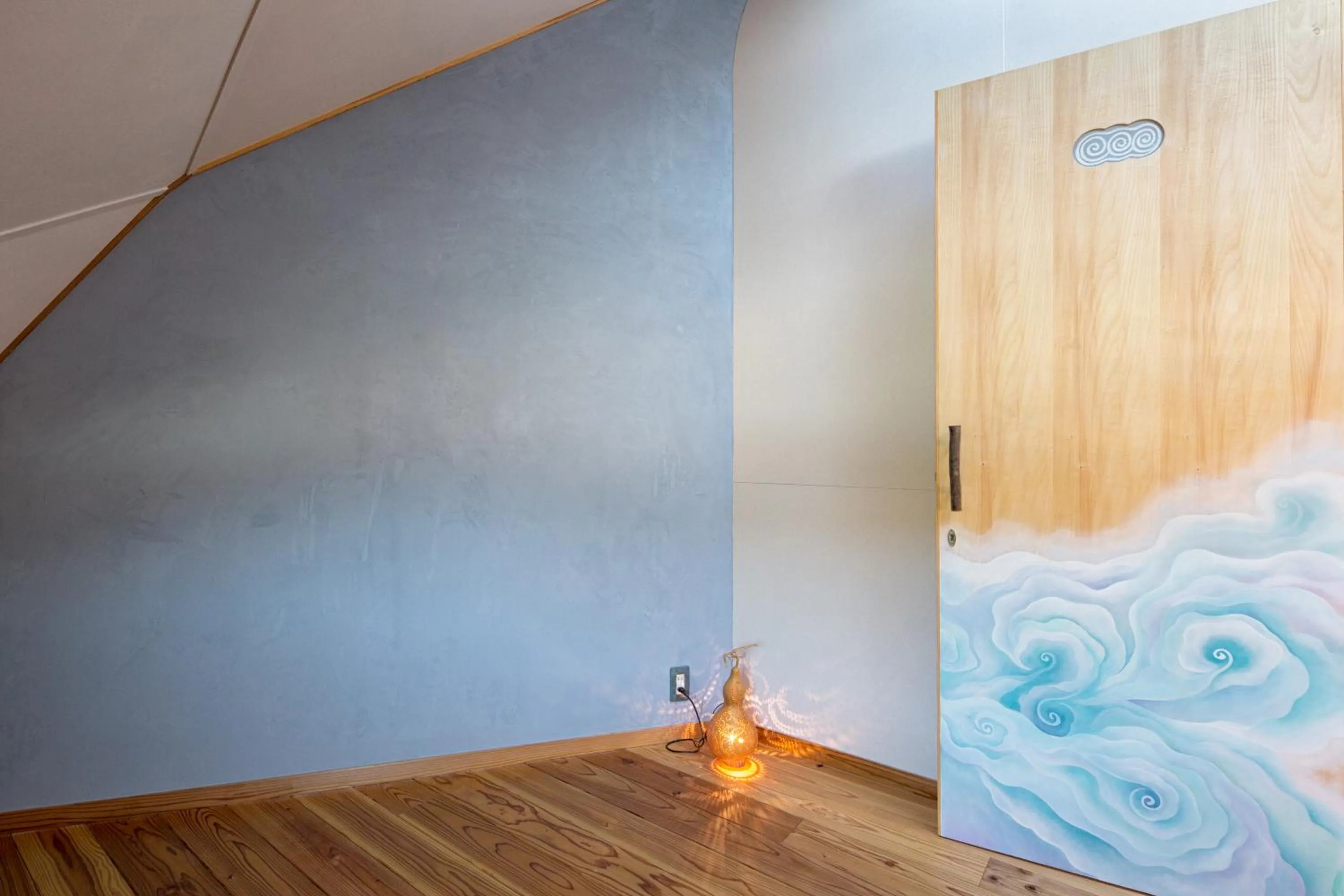 Photo of the whole room in Twin Dome Ryugu