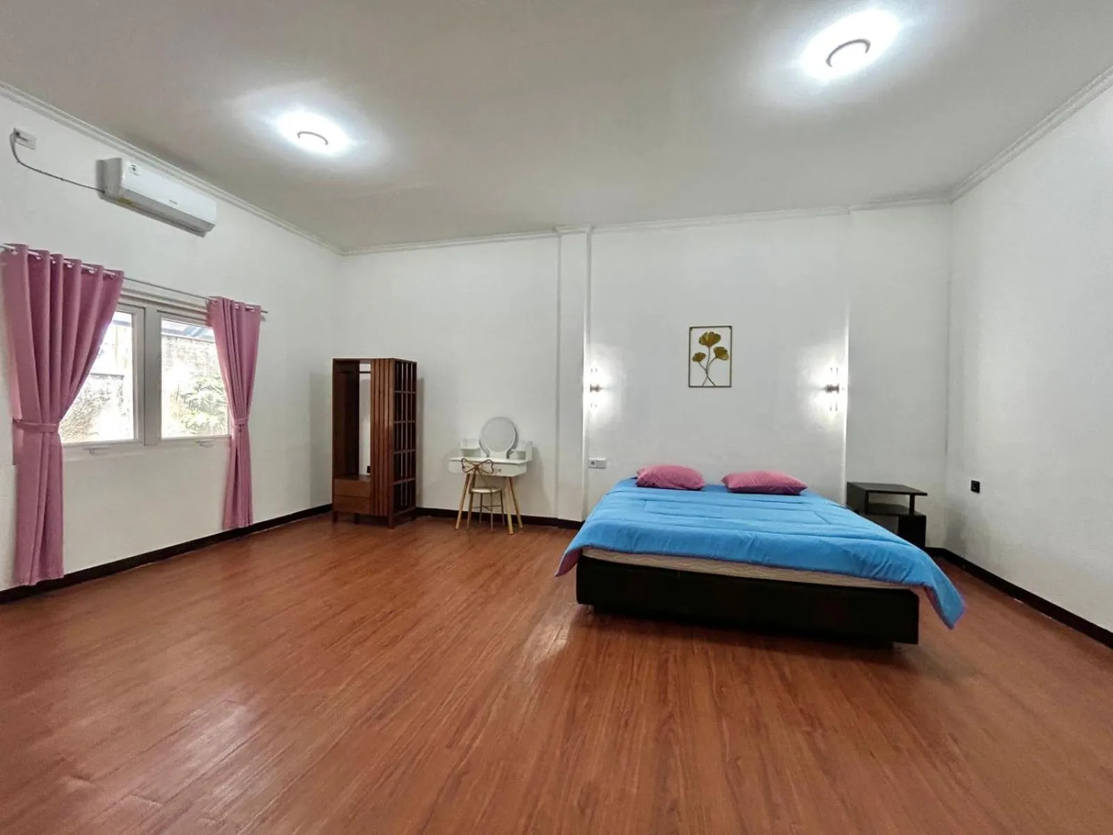 Bed in Allisa Resort Hotel