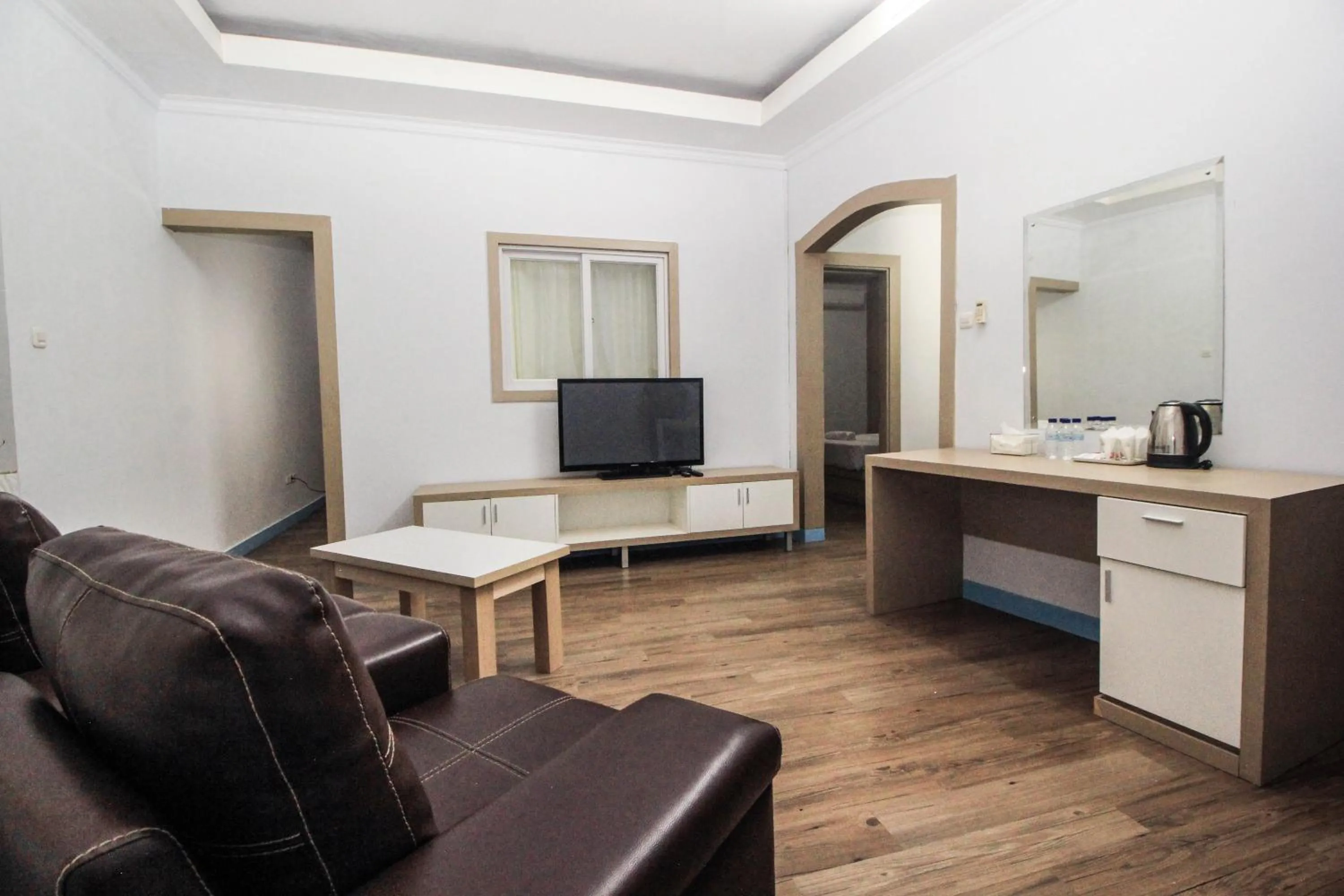 Communal lounge/ TV room in Allisa Resort Hotel