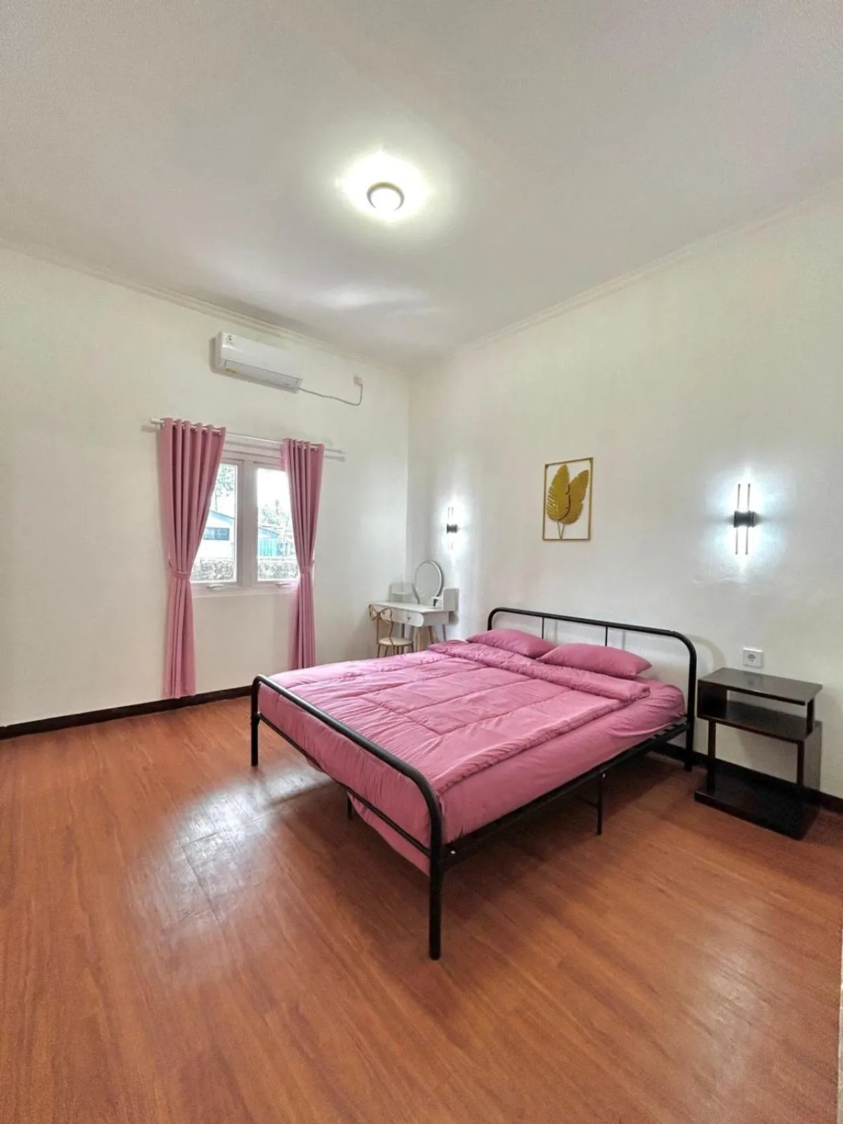 Bed in Allisa Resort Hotel