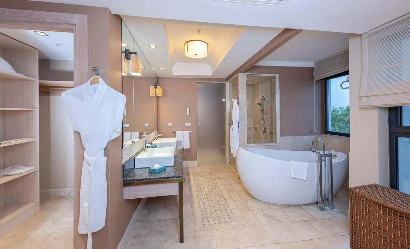 Shower, Bed in Lykia World Links Golf Antalya