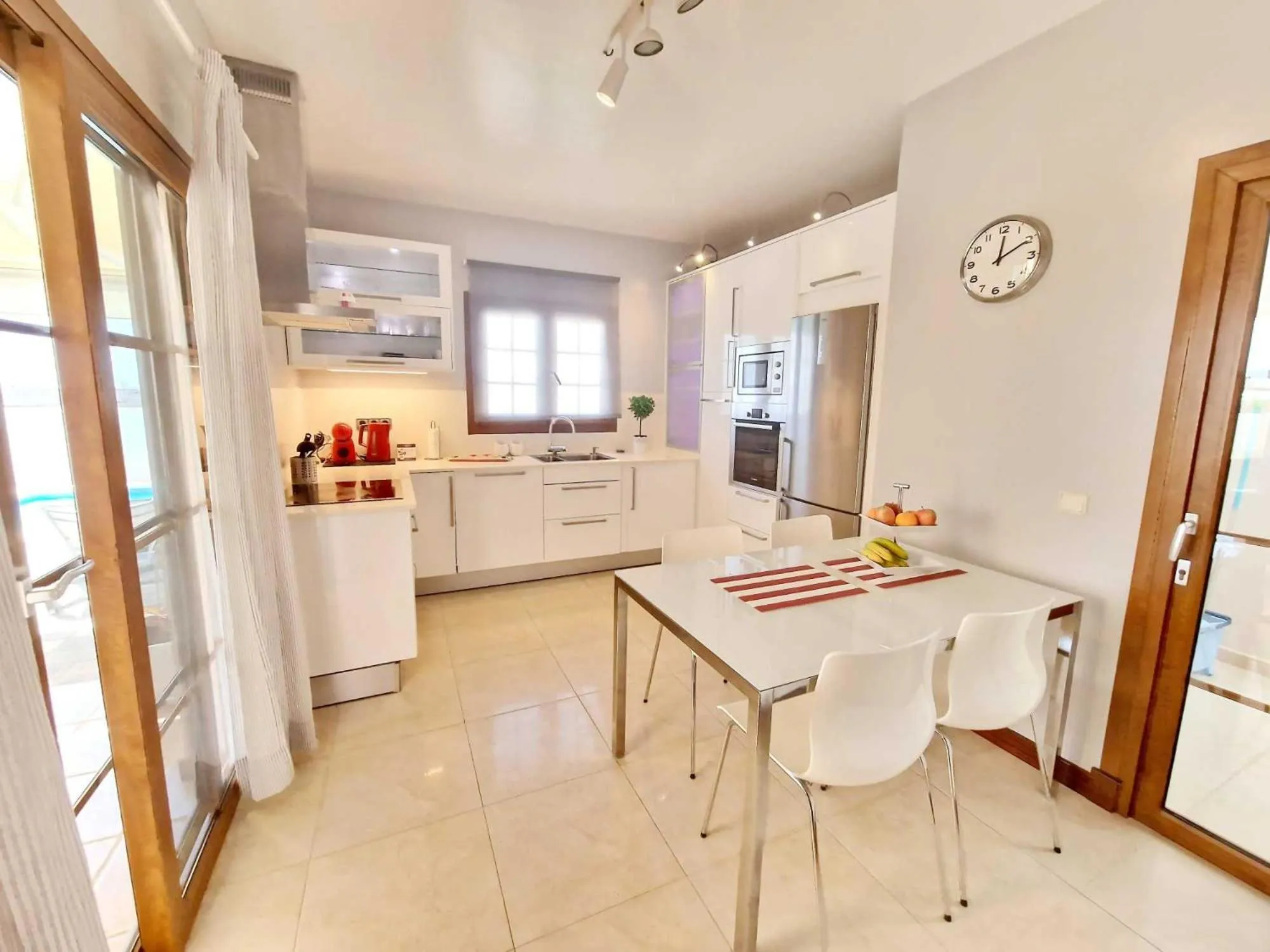 Kitchen or kitchenette in Casa Daniela en Costa Teguise