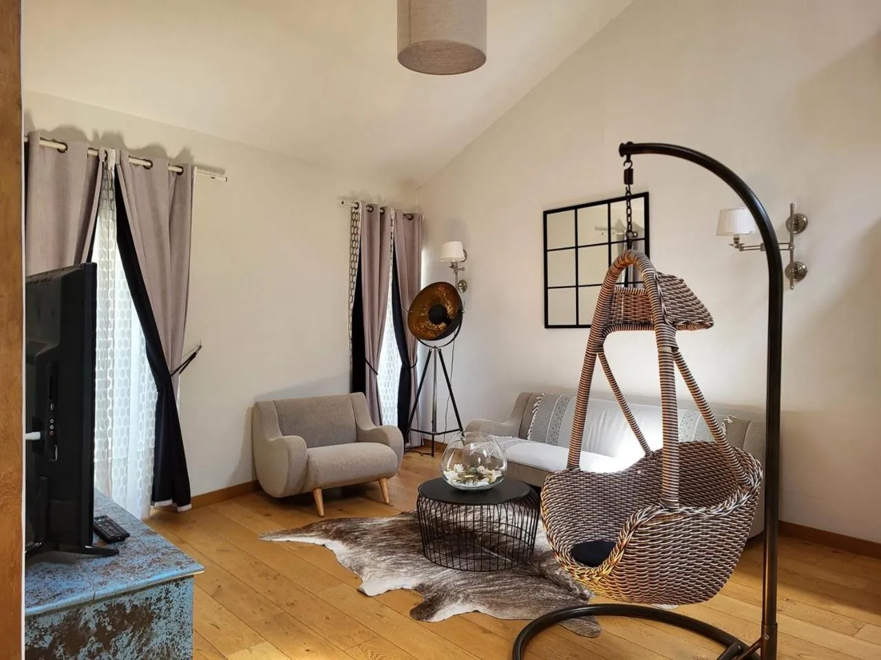 TV and multimedia in Maison d'Hôtes Les Variétés