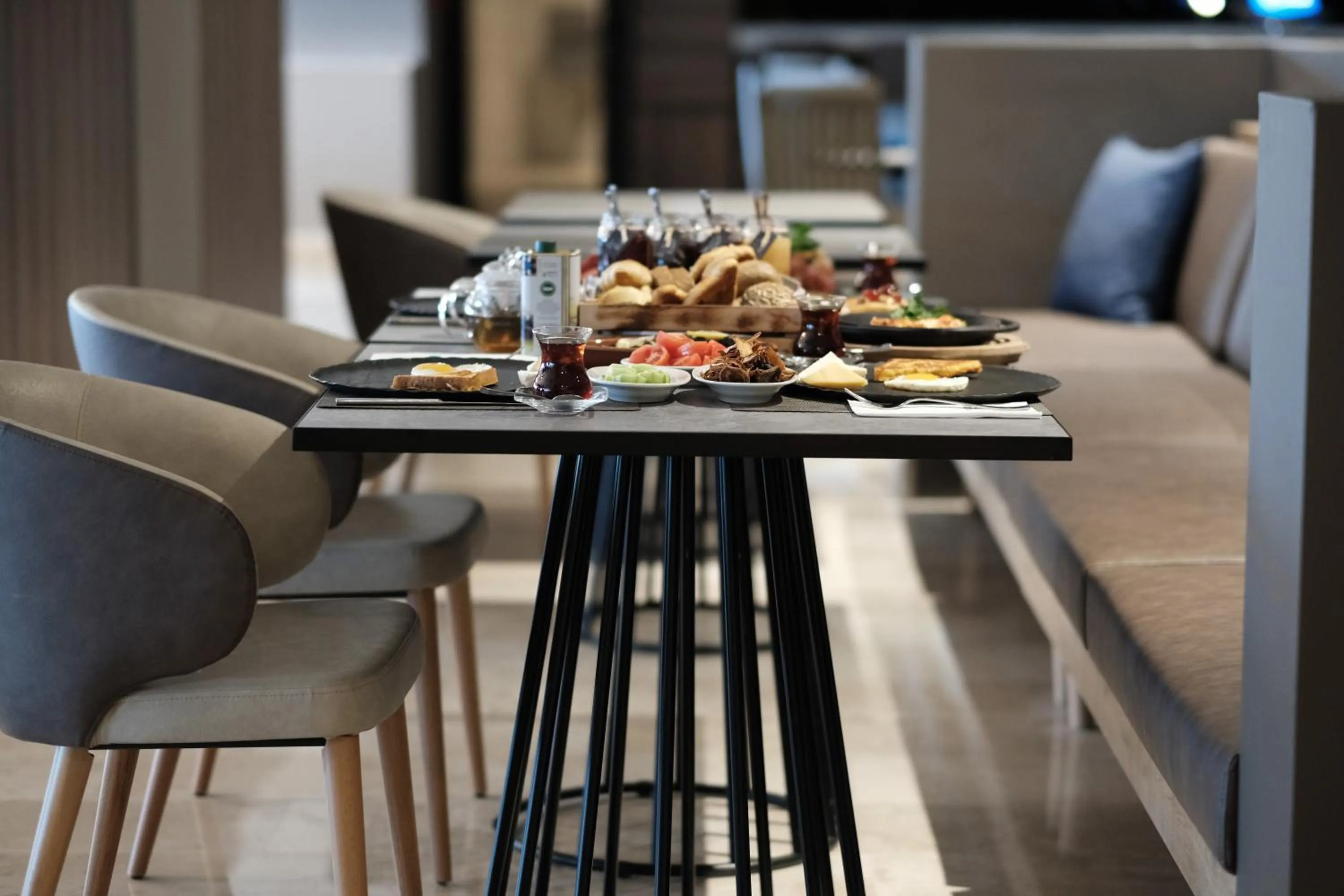 Restaurant/places to eat in Paloma Perissia