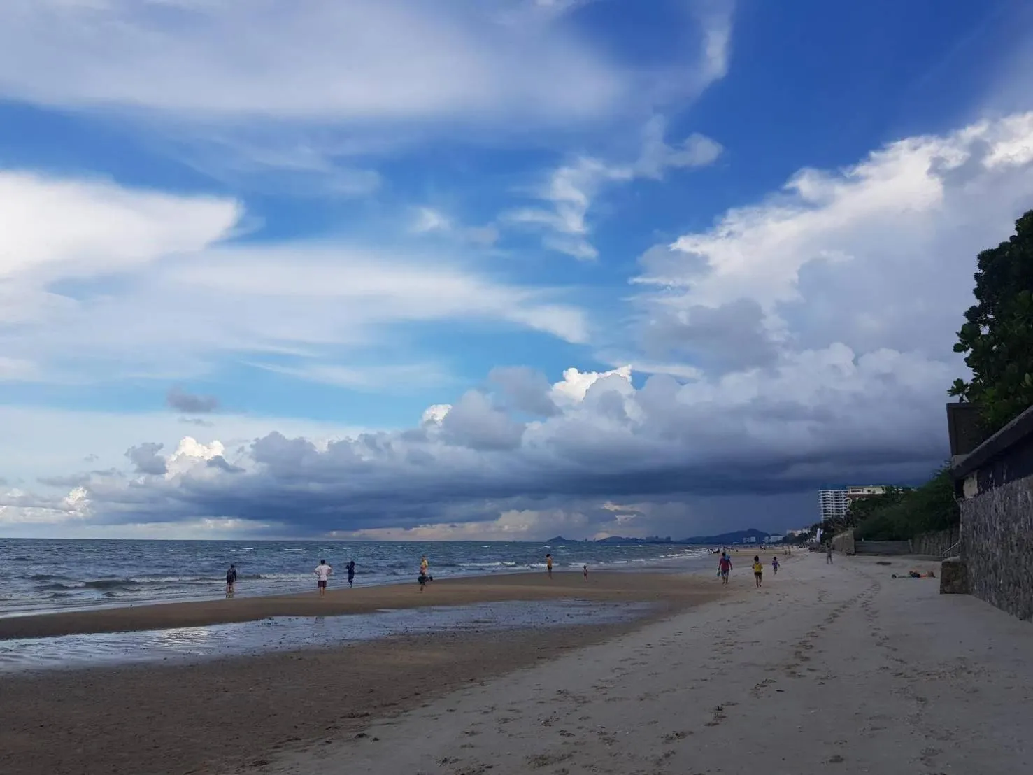 Beach in Baan San Kraam - Huahin