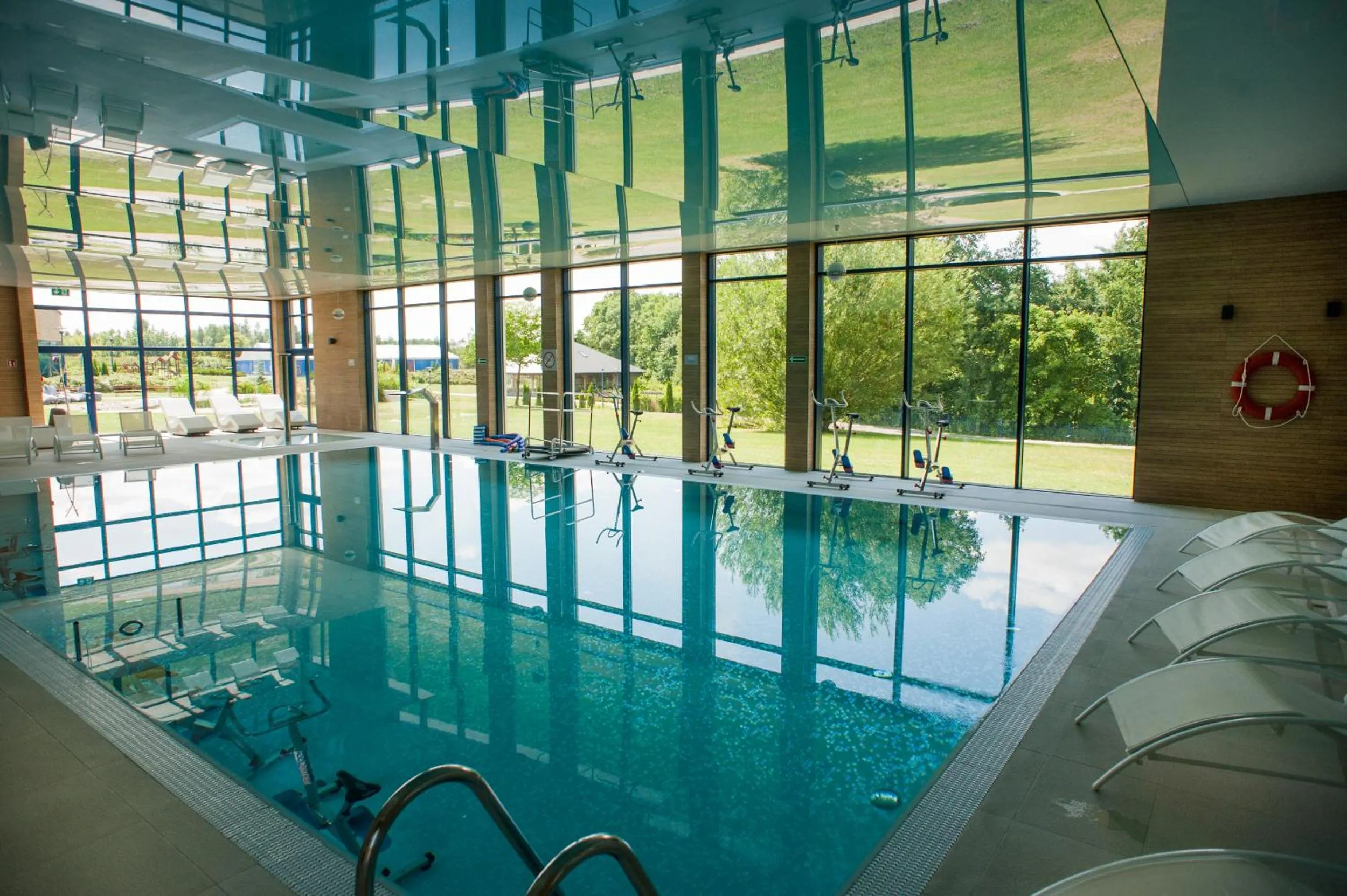 Swimming pool in Hotel Atut w Licheniu