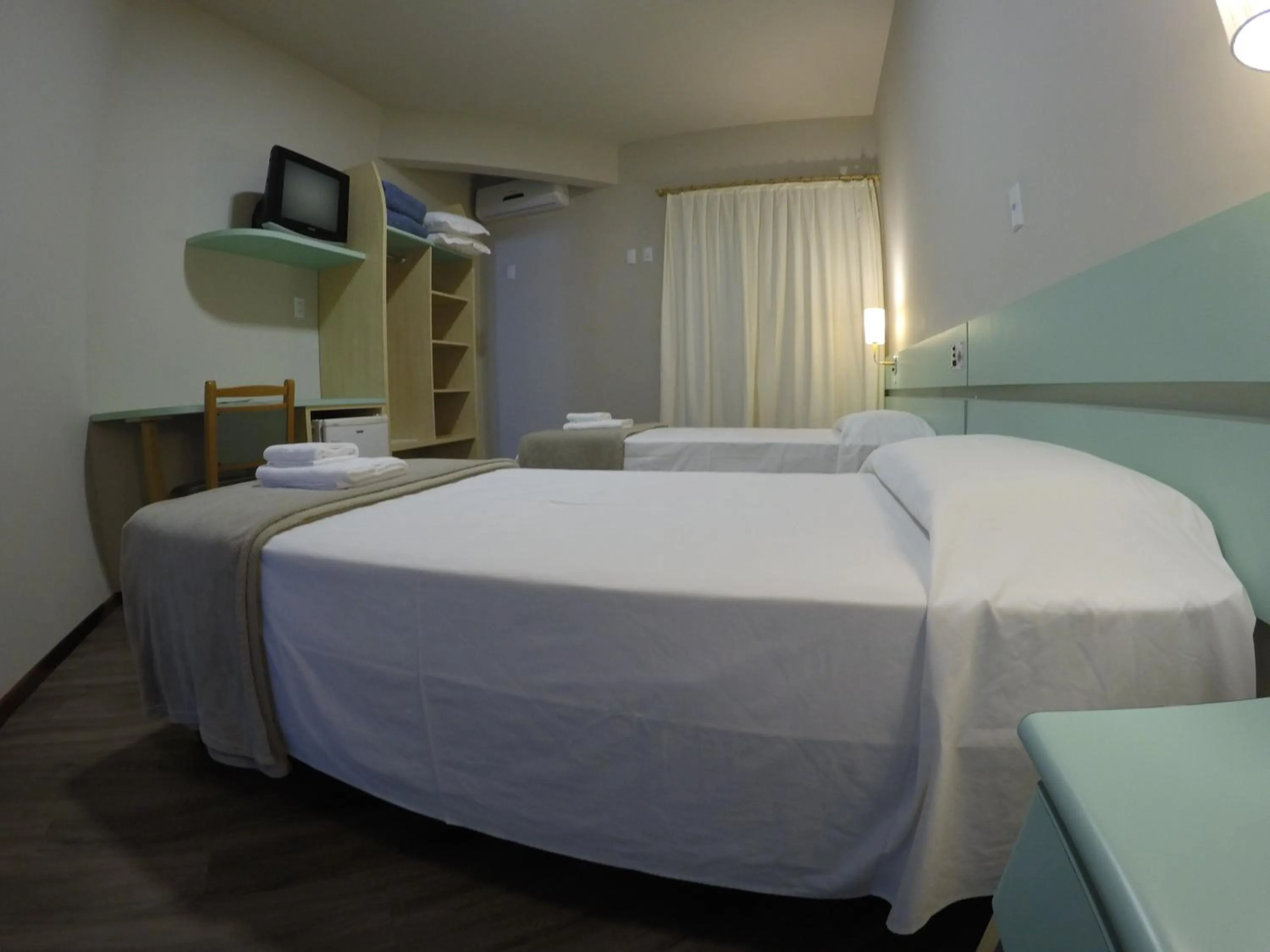 Photo of the whole room, Bed in Real NOB Hotel