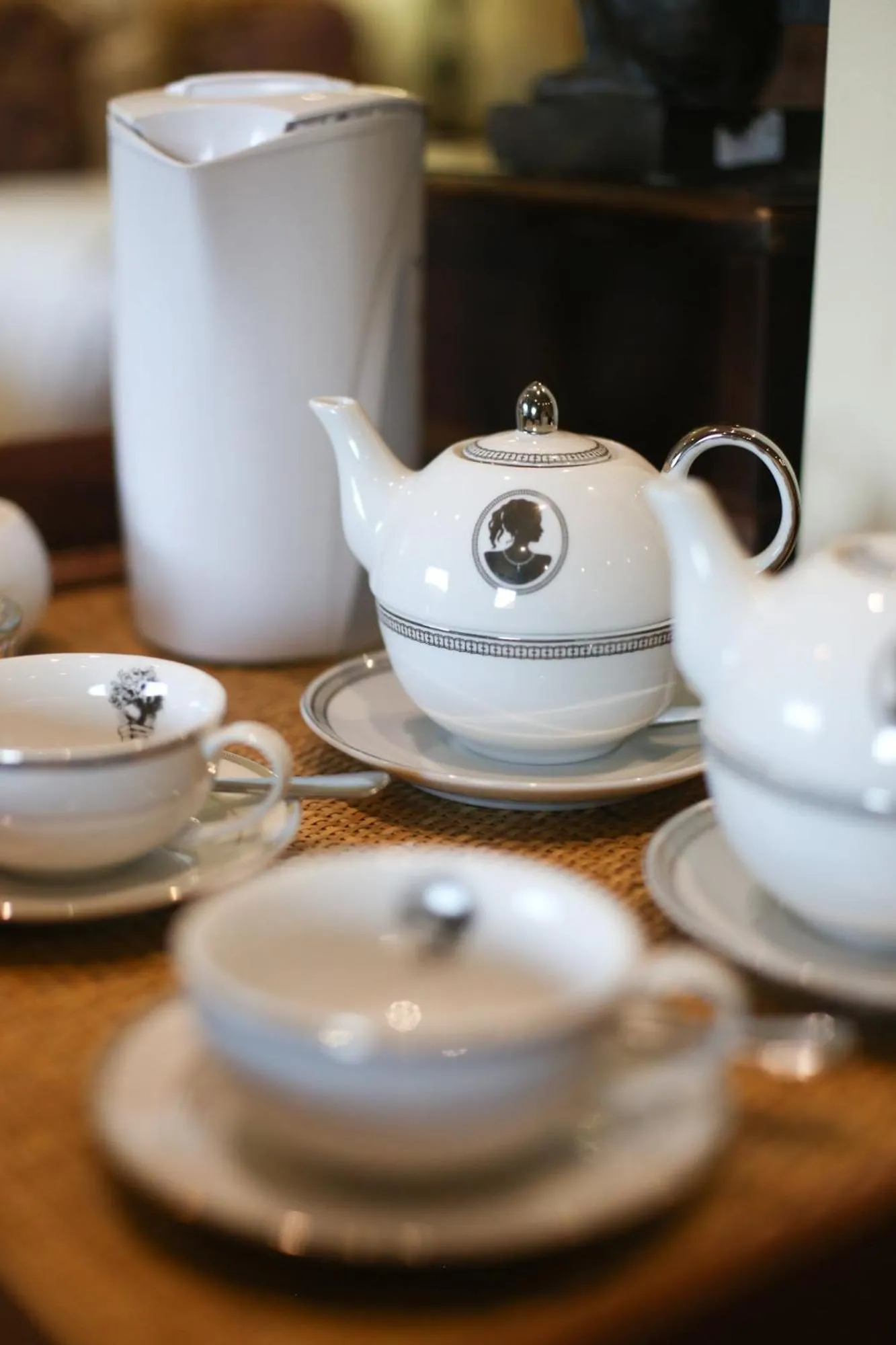 Coffee/tea facilities in Shangri-La Manor