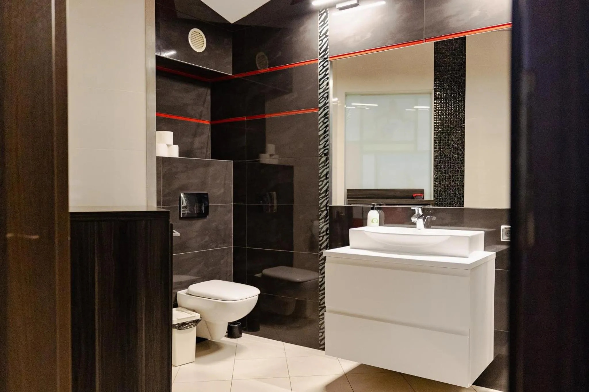 Bathroom in Yourplace Biskupia Old Town Apartments