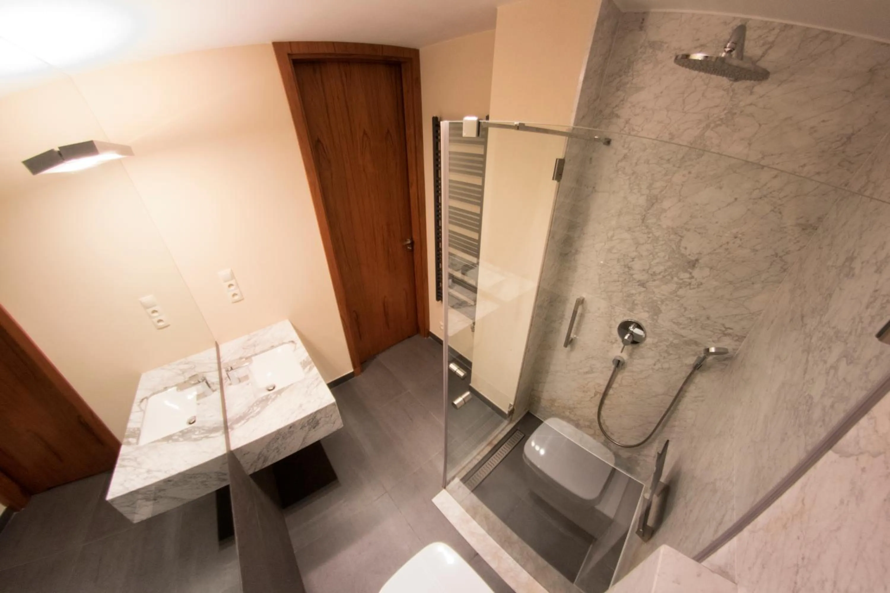 Shower in Yourplace Biskupia Old Town Apartments