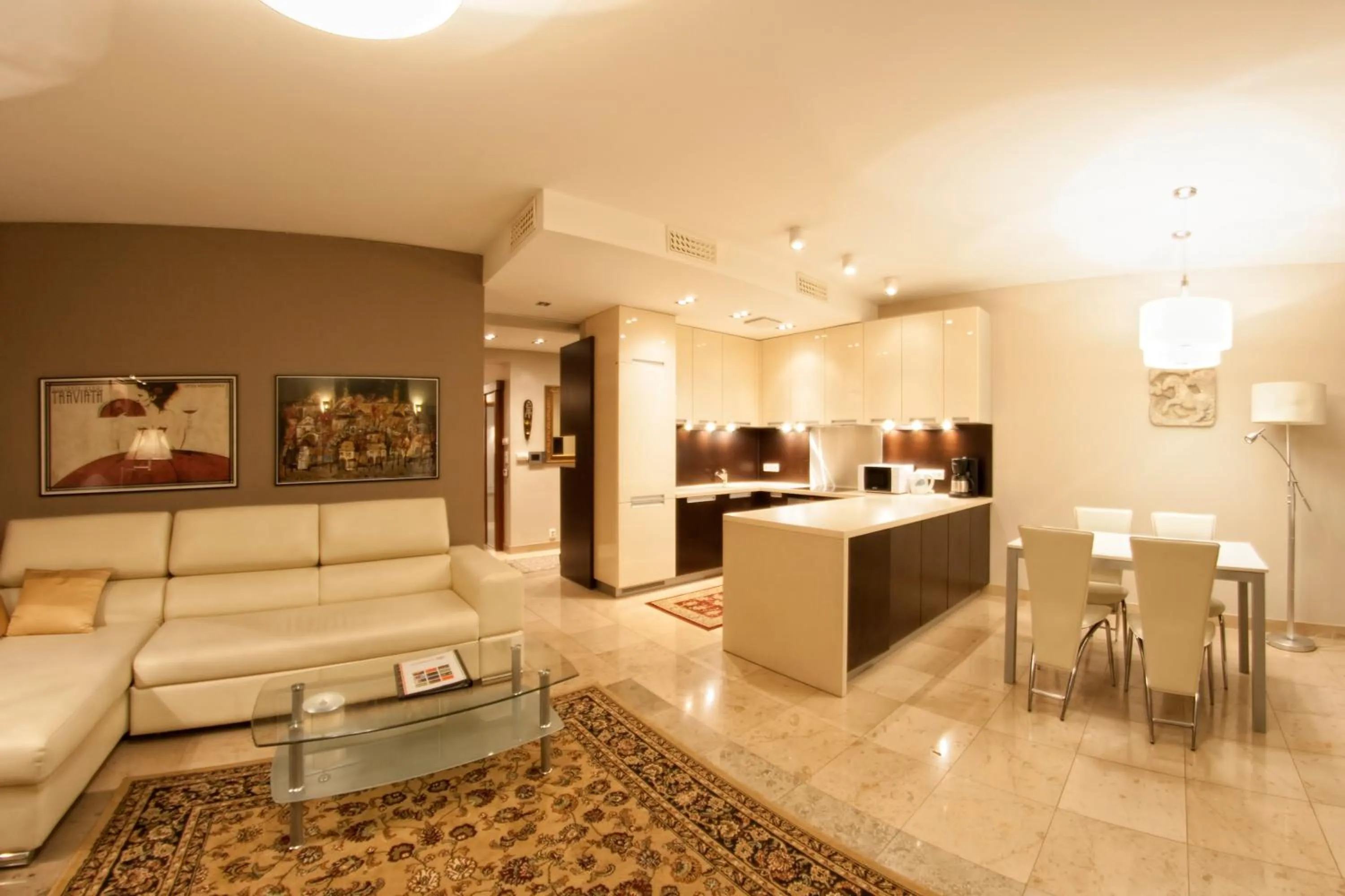 Kitchen or kitchenette in Yourplace Biskupia Old Town Apartments