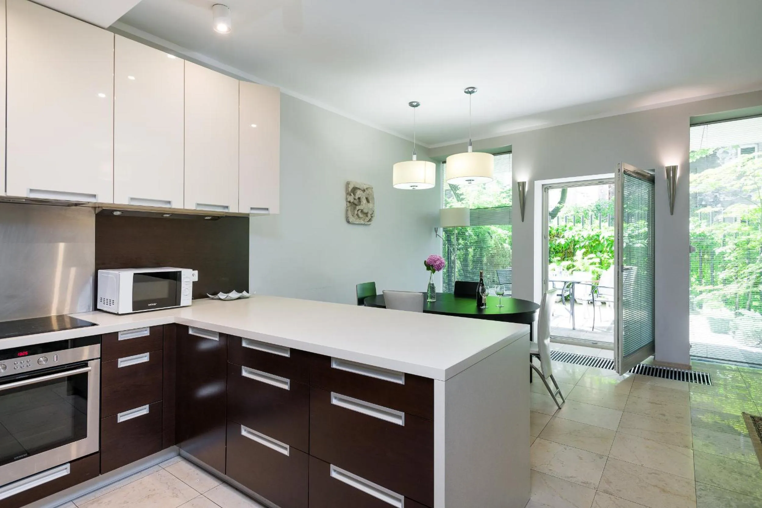 Dining area in Yourplace Biskupia Old Town Apartments