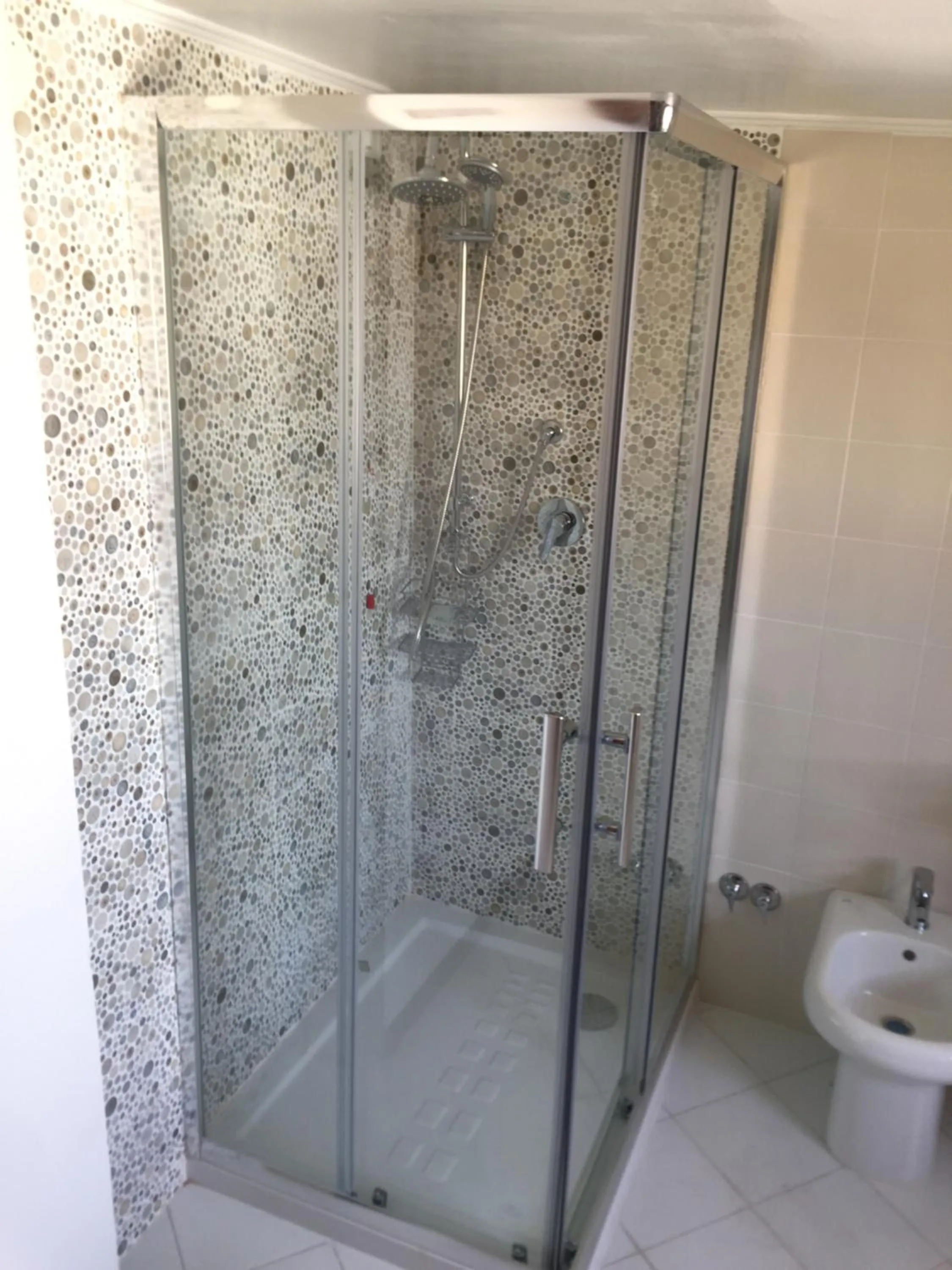 Shower in Pollutrendy