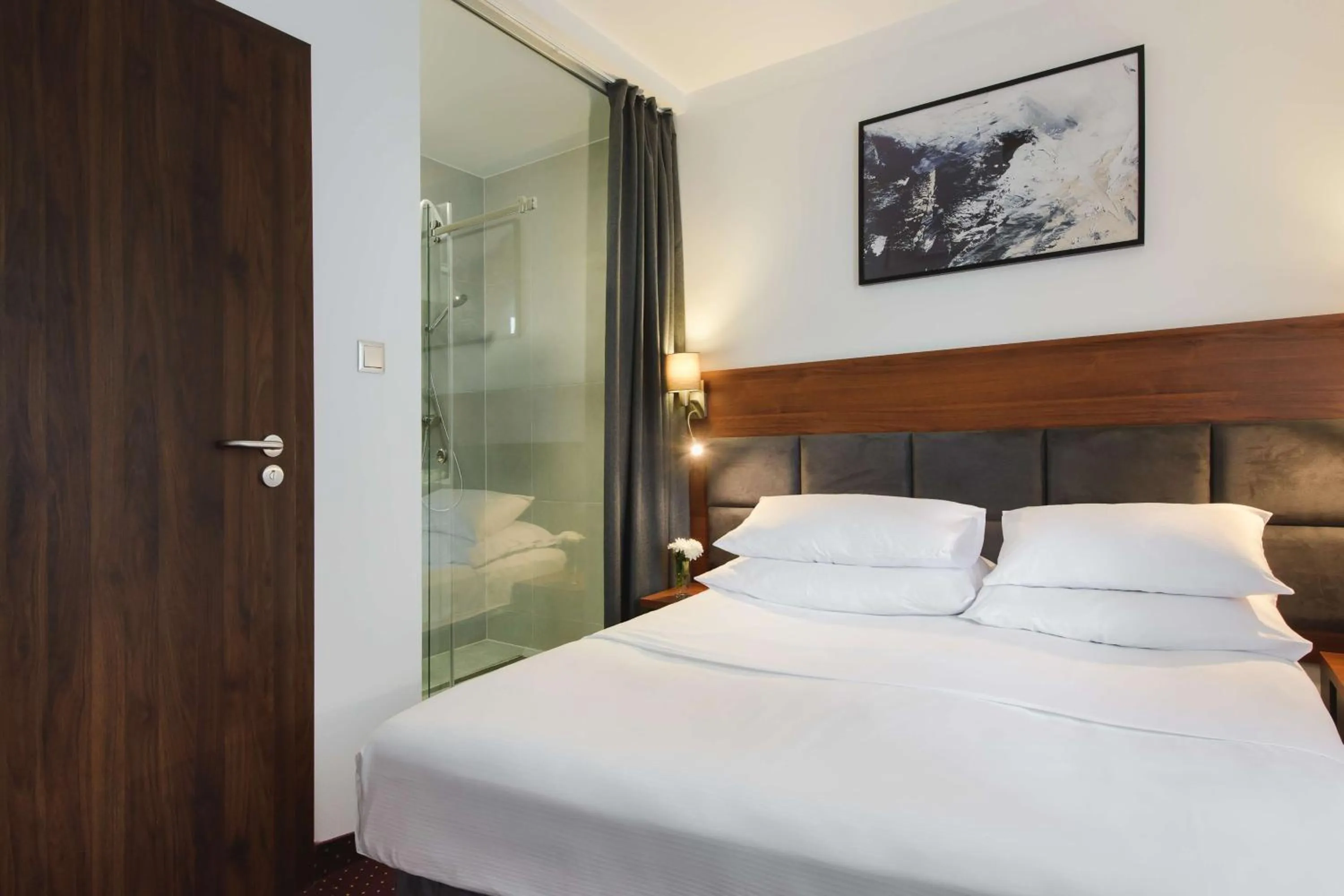 Photo of the whole room, Bed in Best Western Plus Hotel Olsztyn Old Town