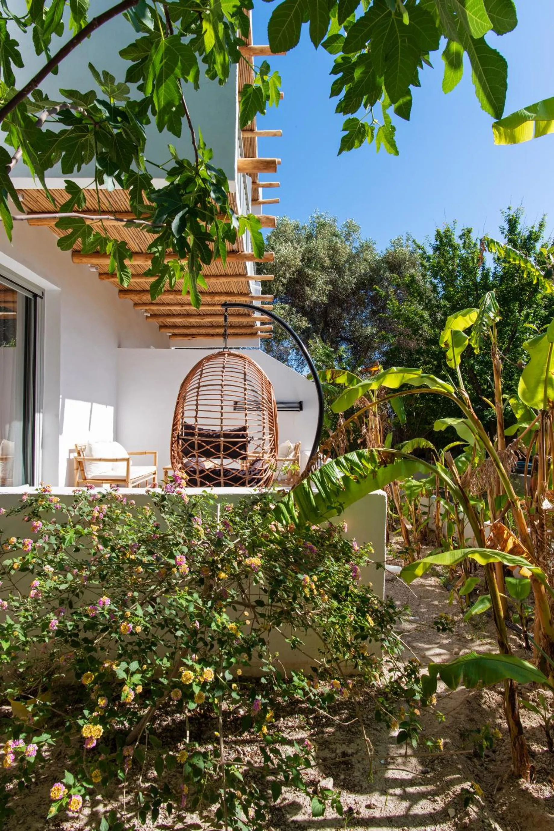 Property building in Melagrana