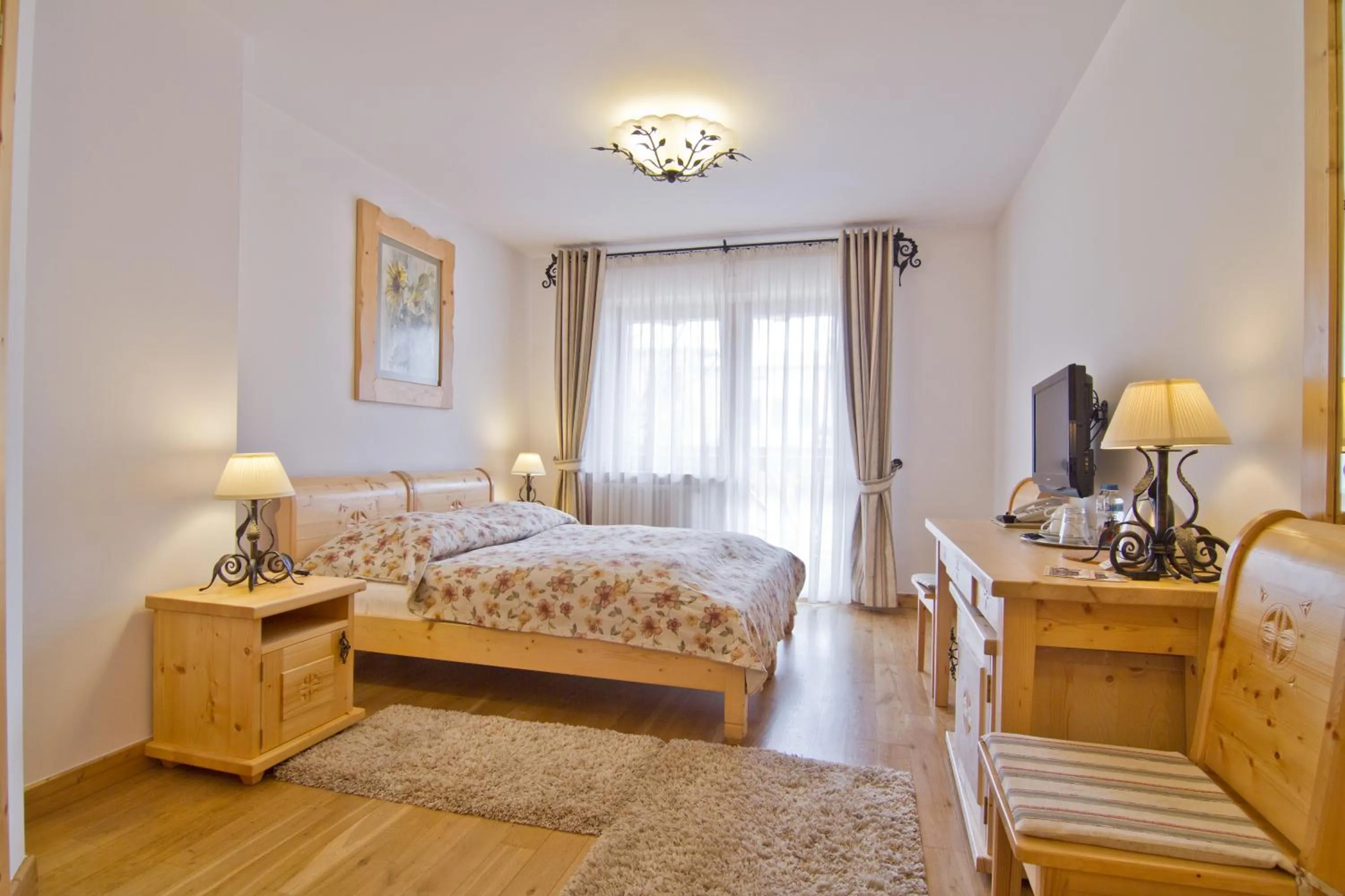 Decorative detail, Bed in Willa Kominiarski Wierch