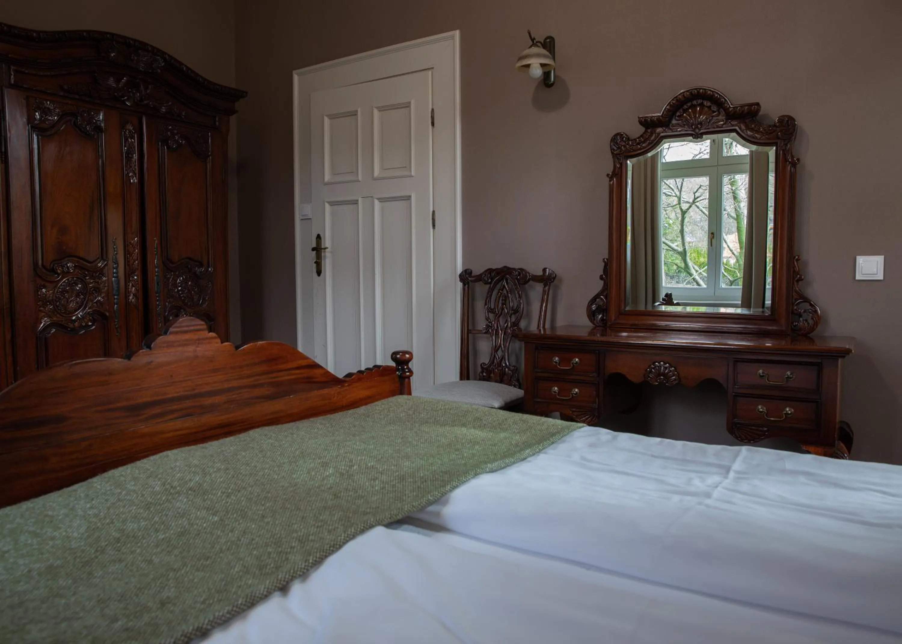 Bed in Hotel Dębowy Biowellness & SPA Góry Sowie